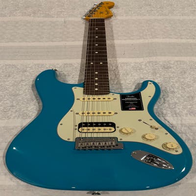 Fender American Professional II Stratocaster HSS RW Miami Blue « Electric  Guitar