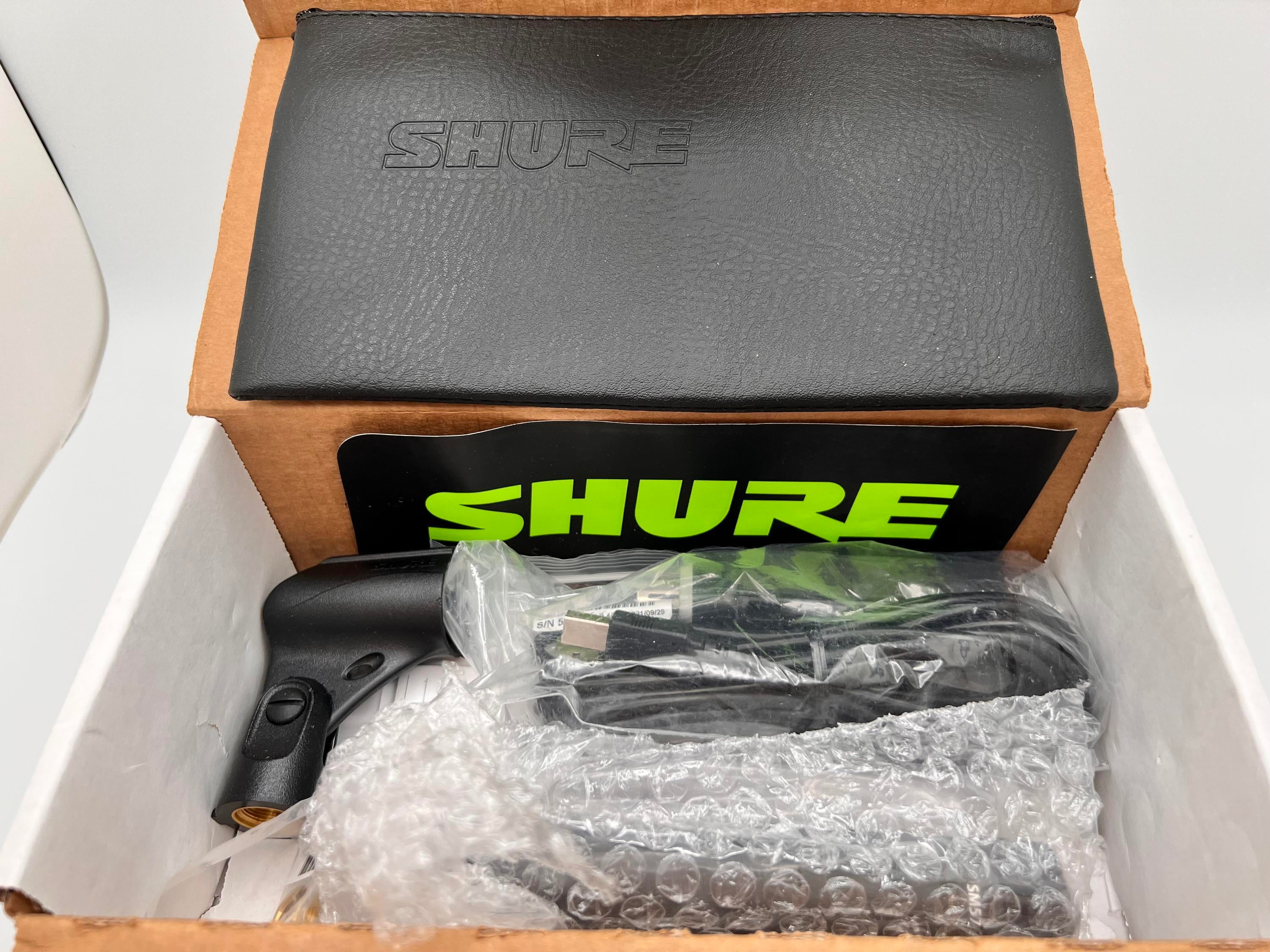 Shure 2024 X2u Microphone in box (Complete and As new).