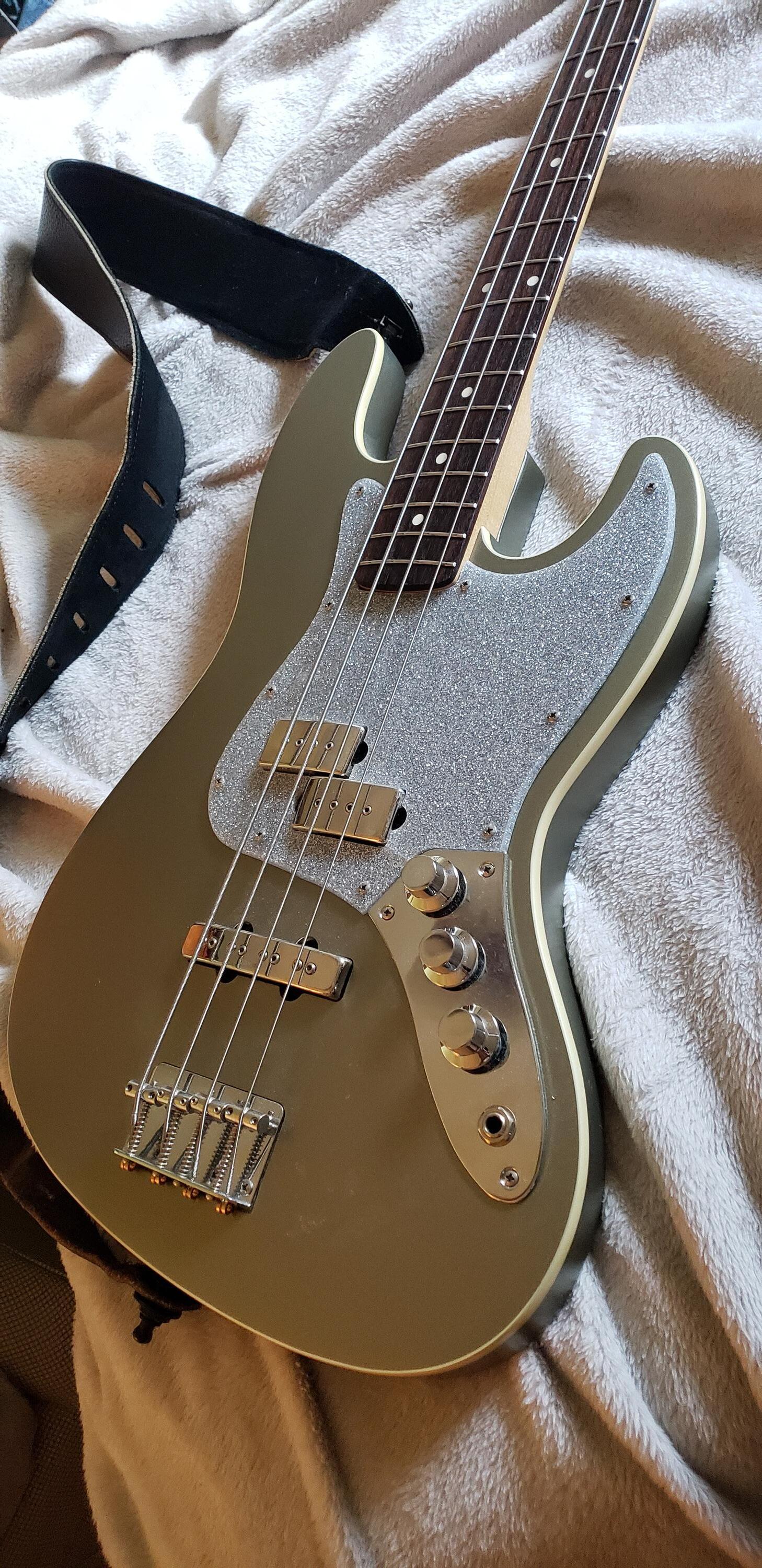 Used Fender Aerodyne Special Jazz - Sweetwater's Gear Exchange