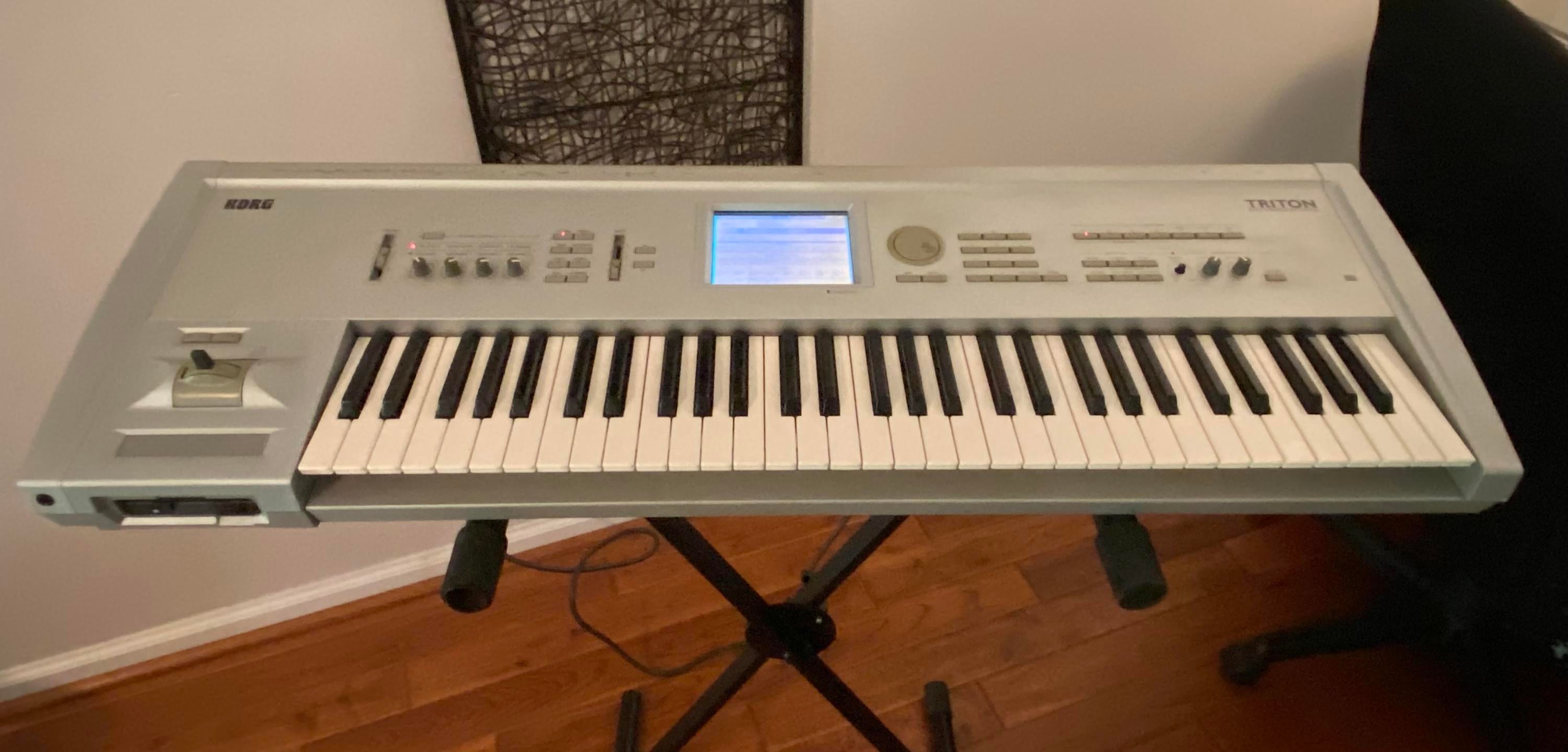 Used Korg Triton 61-Key 62-Voice Polyphonic - Sweetwater's Gear
