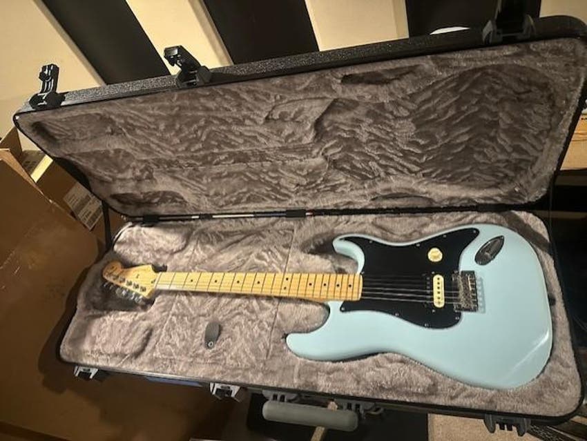 Stratocaster Tom Delonge