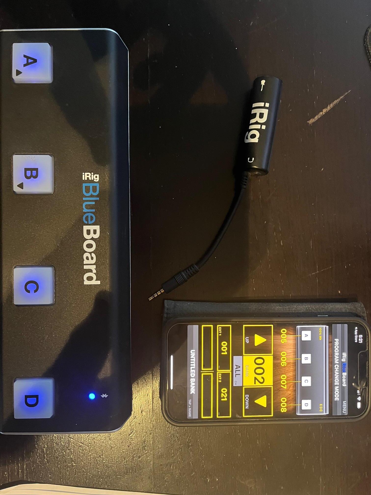 Used IK Multimedia iRig BlueBoard Bluetooth MIDI Pedalboard (WITH iRig  guitar interface)