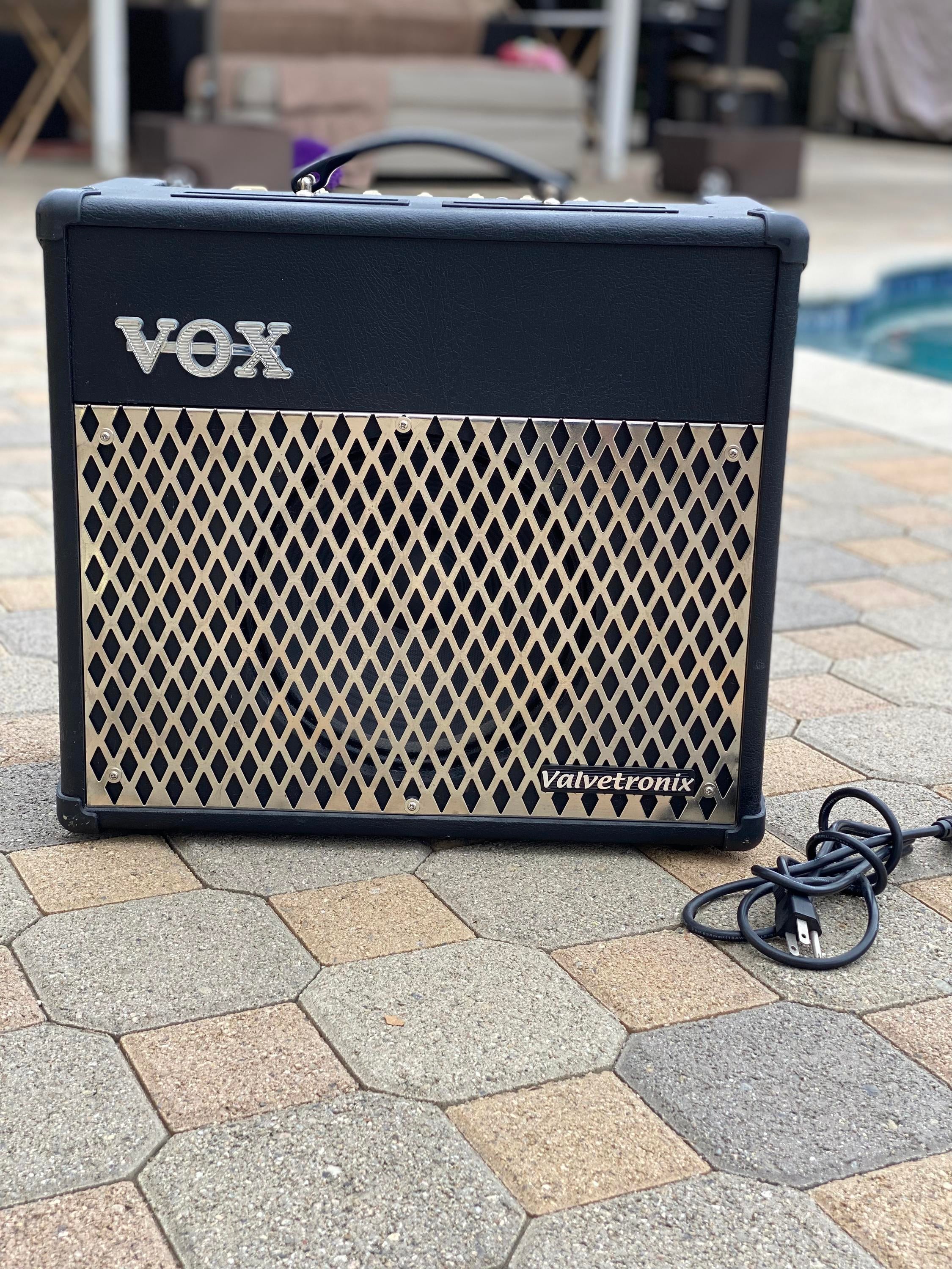 Used Vox Valvetronix VT30 | Sweetwater Gear Exchange