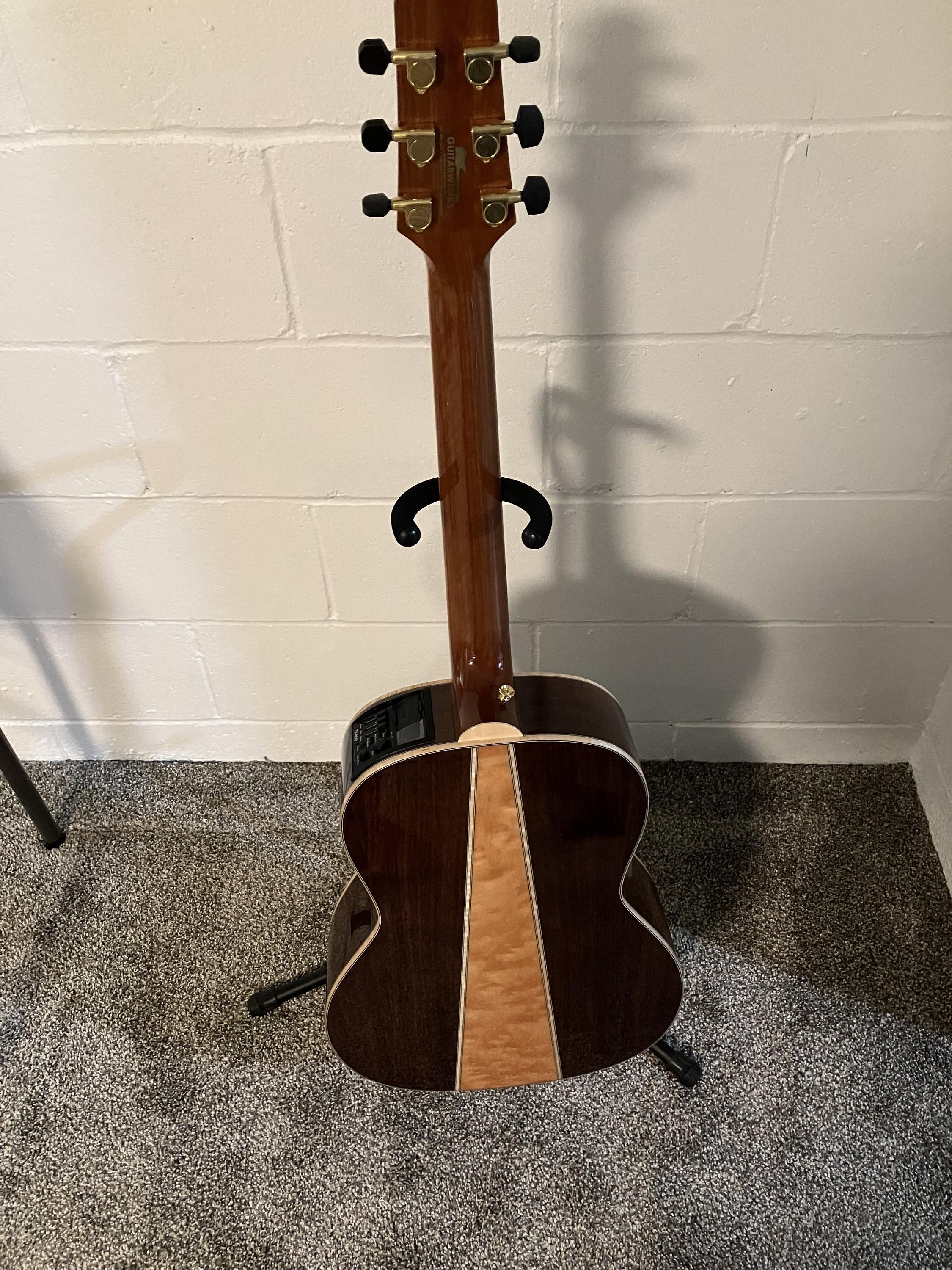 ギター Takamine tdp531 KCN Lefty takamine_tc132sc_lefty.jpg