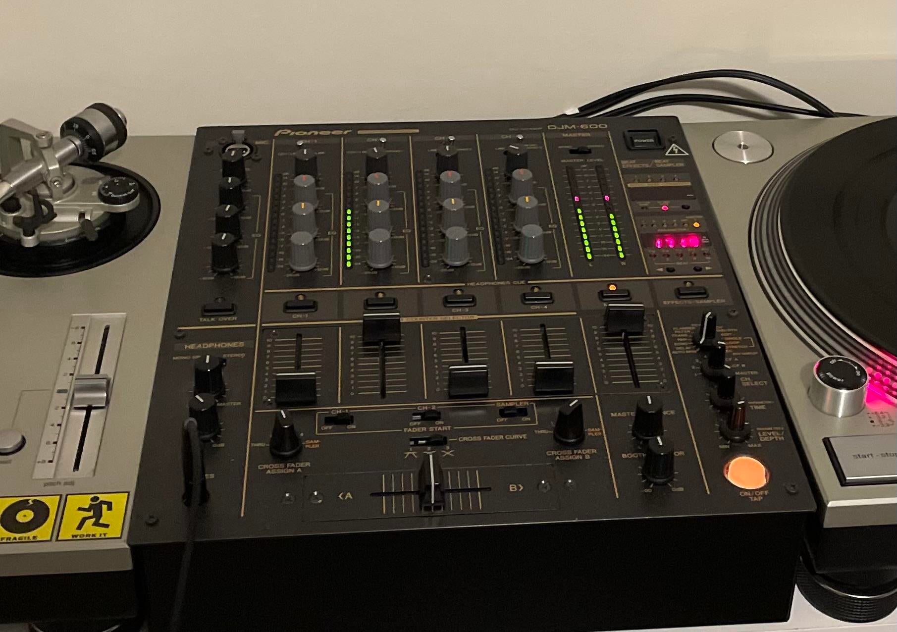 Used Pioneer Pro DJ Mixer DJM-600