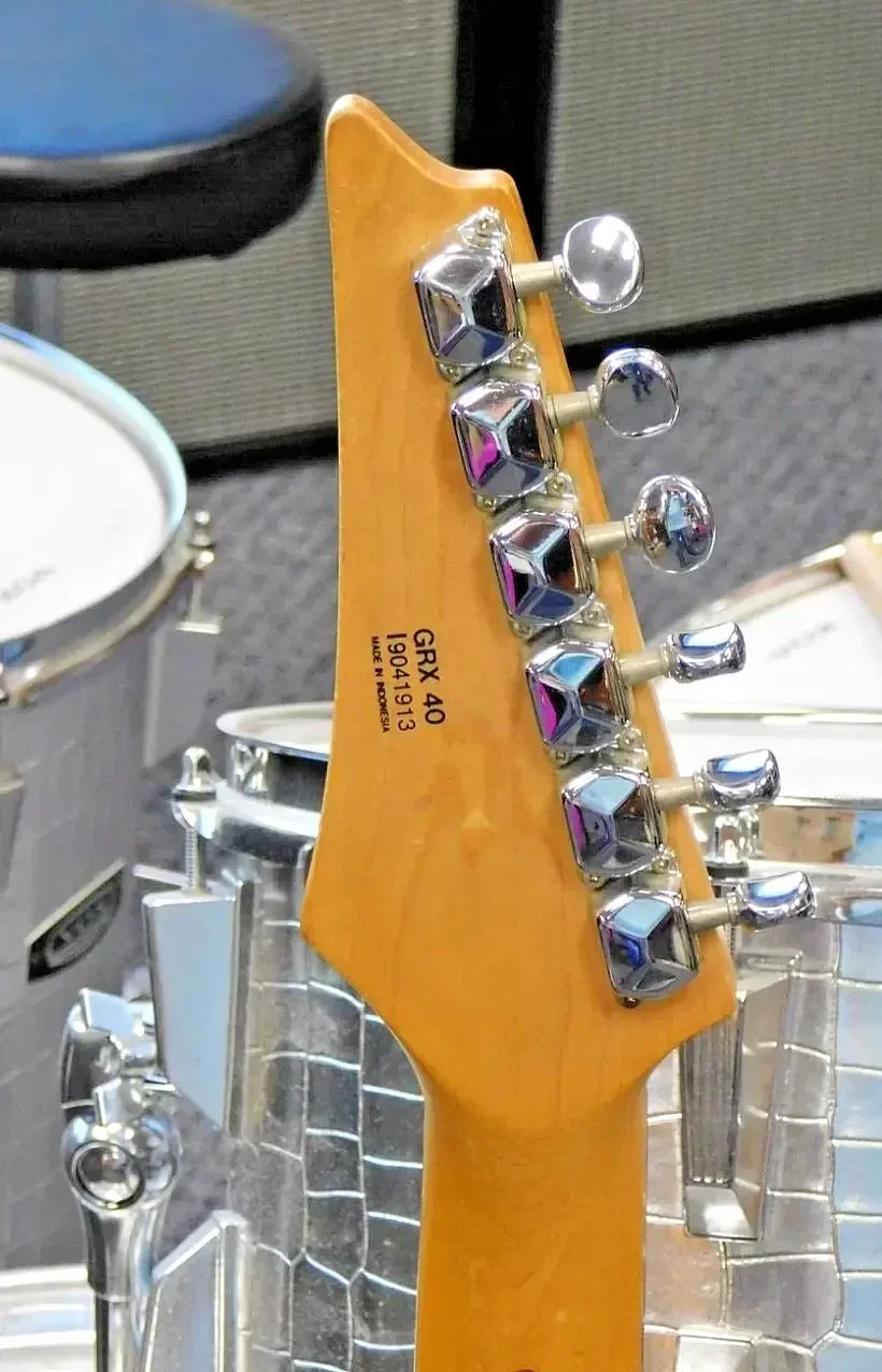 Used Ibanez 2000 Ibanez GRX40 GIO - Sweetwater's Gear Exchange