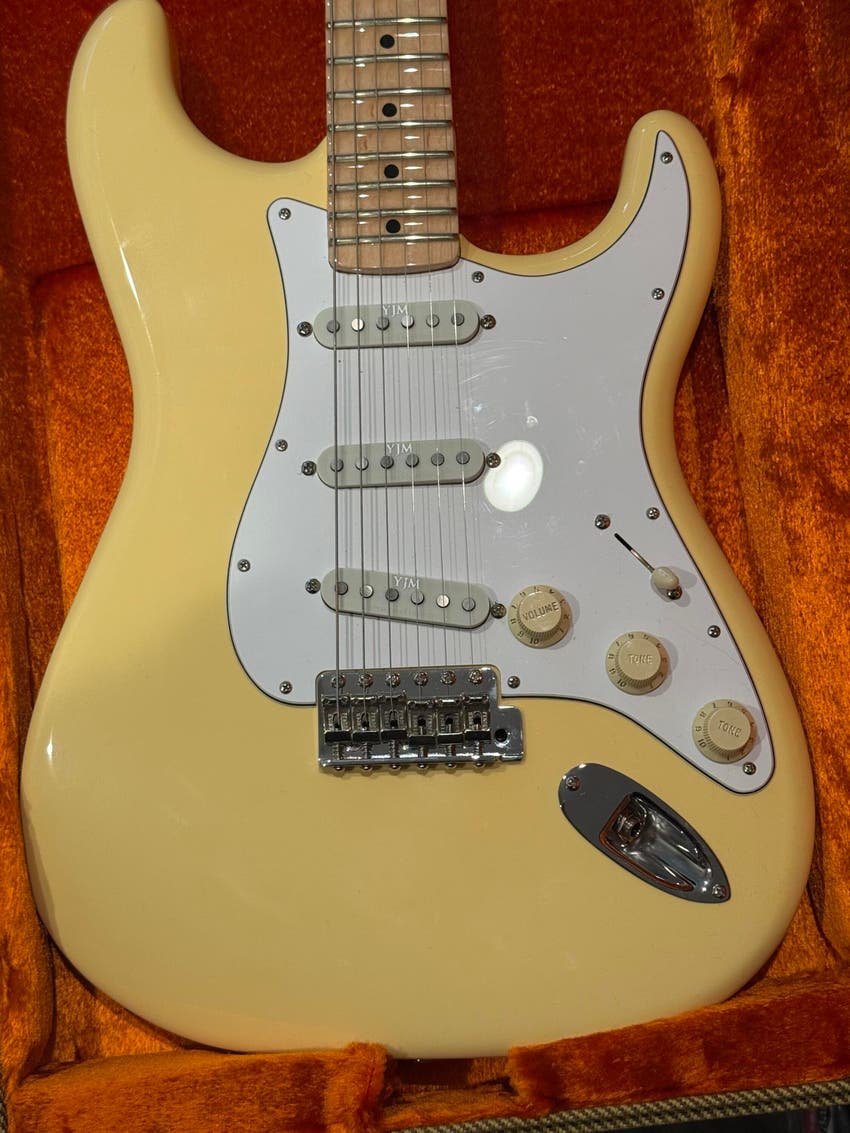 Yngwie Malmsteen Stratocaster Electric Guitar - Vintage White with Maple Fingerboard