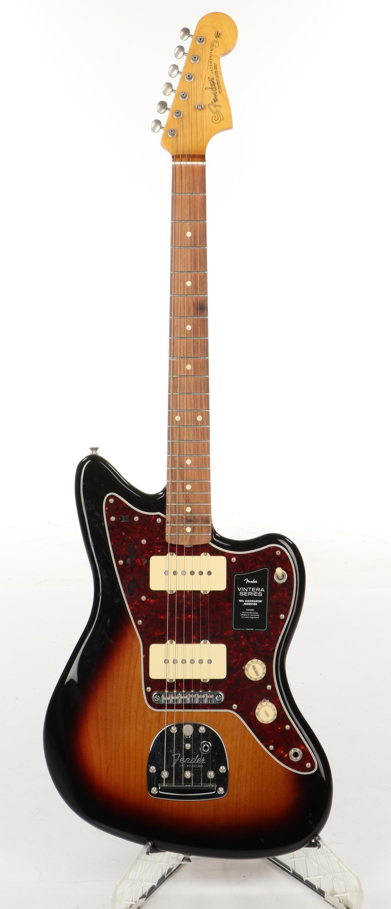 Used Fender Vintera '60s Jazzmaster Modified - 3-color Sunburst Solidbody  Electric Guitar w/Fender Gig Bag