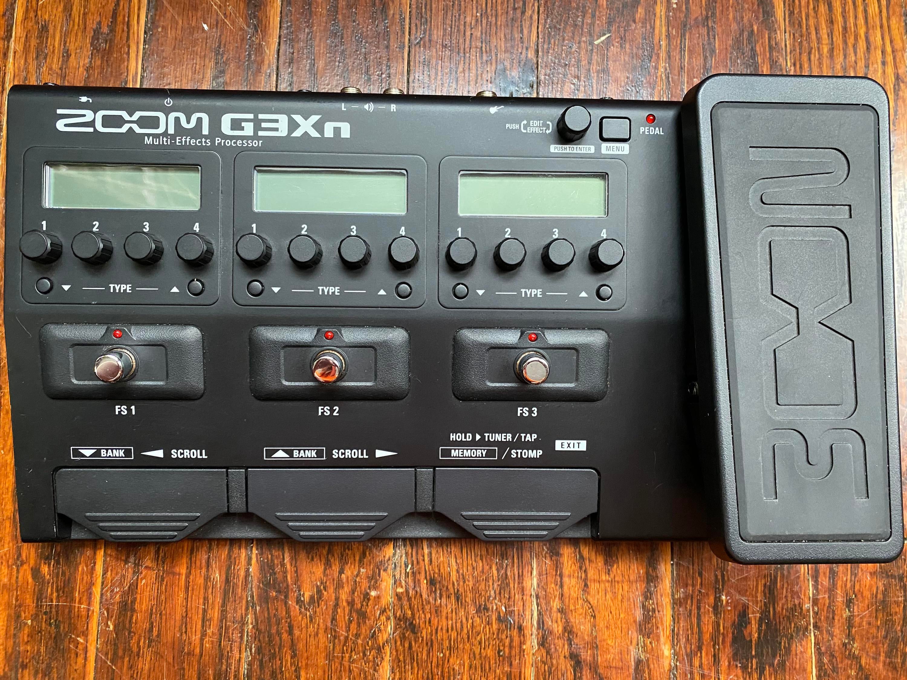 Used Zoom G3Xn Multi-effects Processor with Expression Pedal