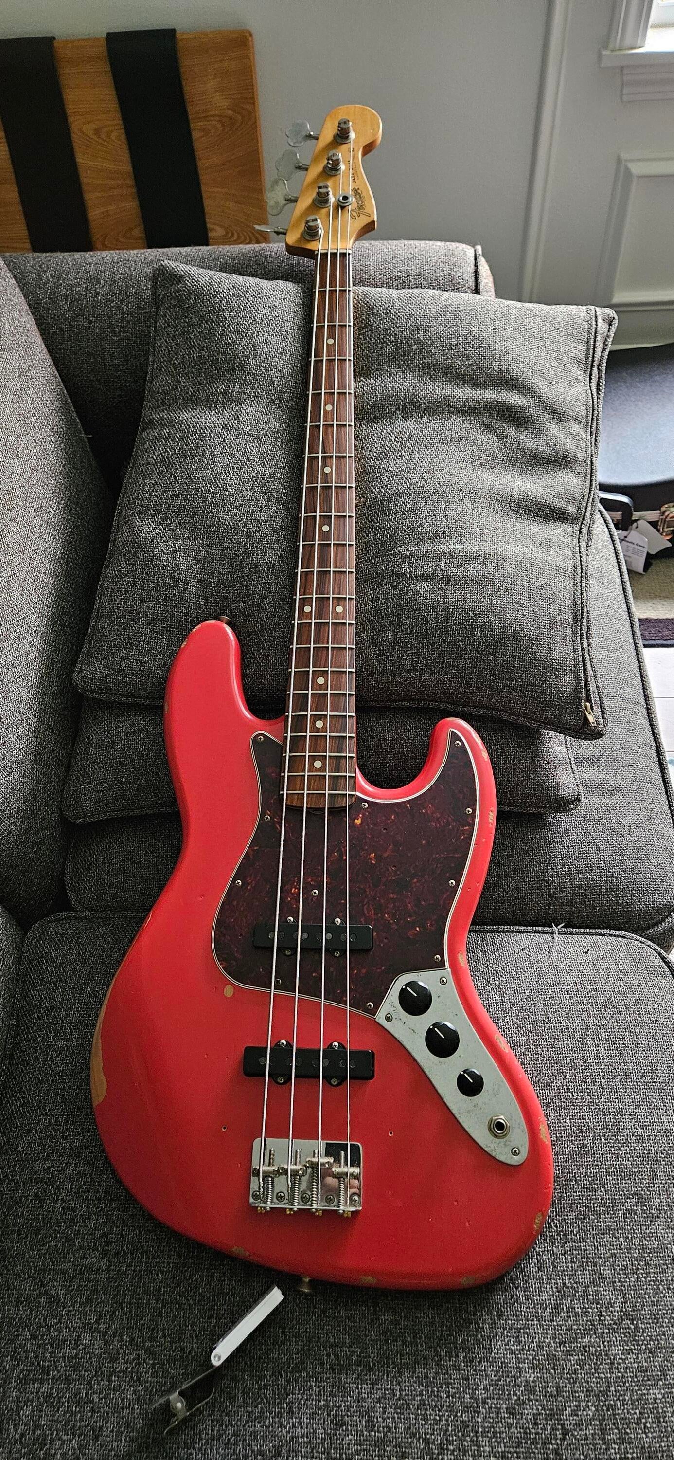 Used Fender Road Worn '60s Jazz - Sweetwater's Gear Exchange