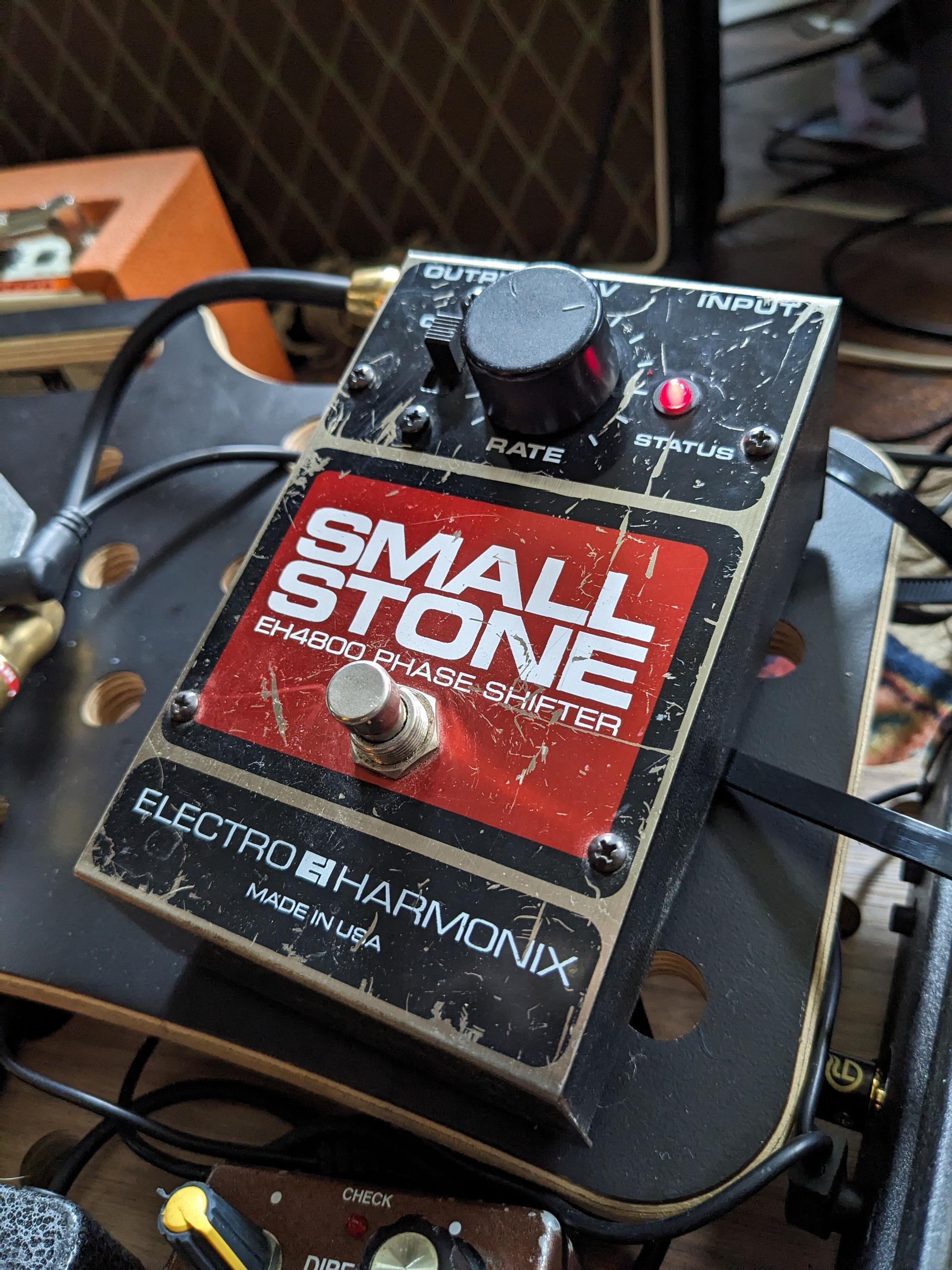 Used Electro-Harmonix Small Stone EH4800 V4 Phase Shifter Pedal with Power  Supply