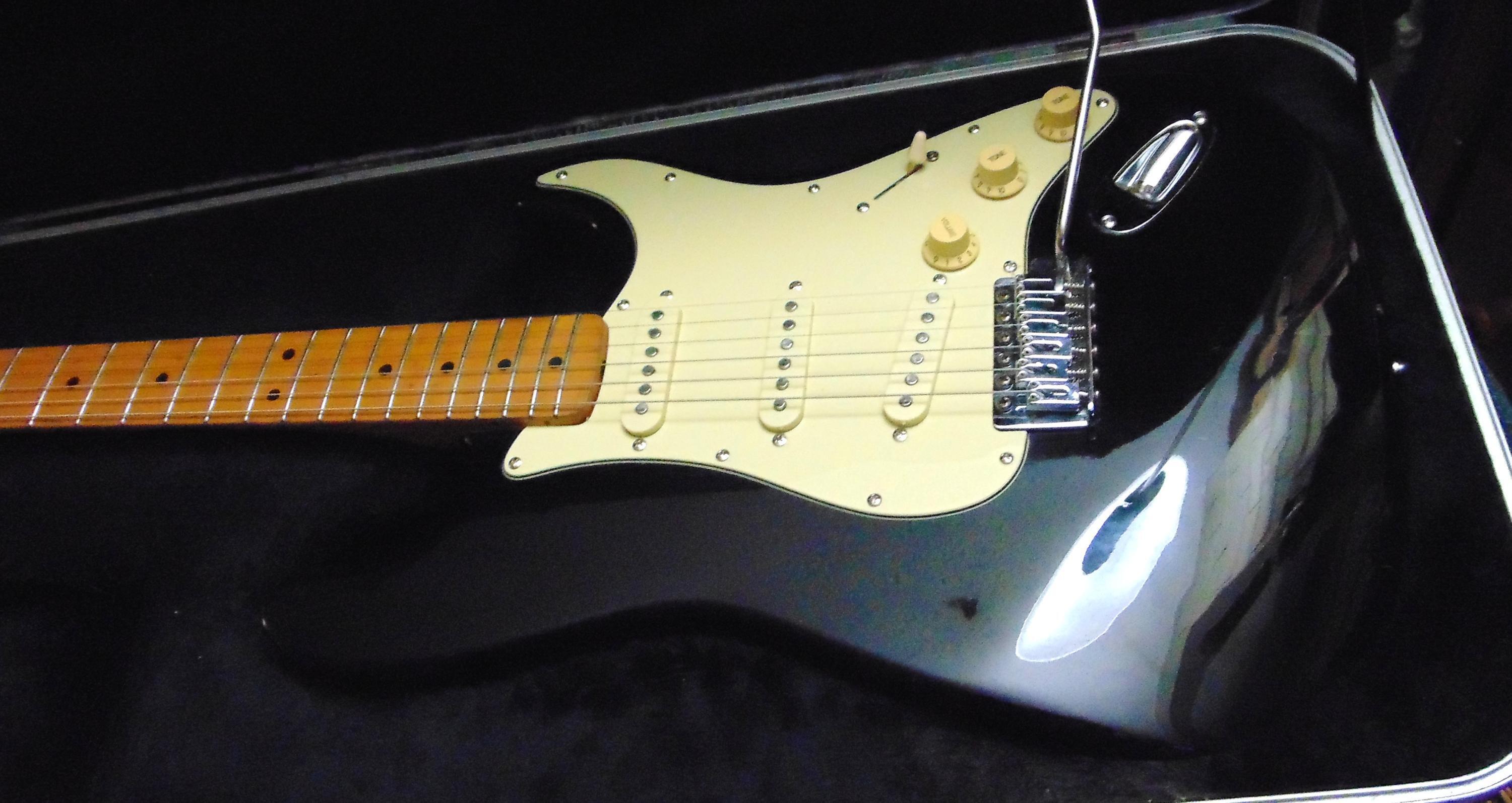Used Fender USA Squier Fender Stratocaster - Sweetwater's Gear ...