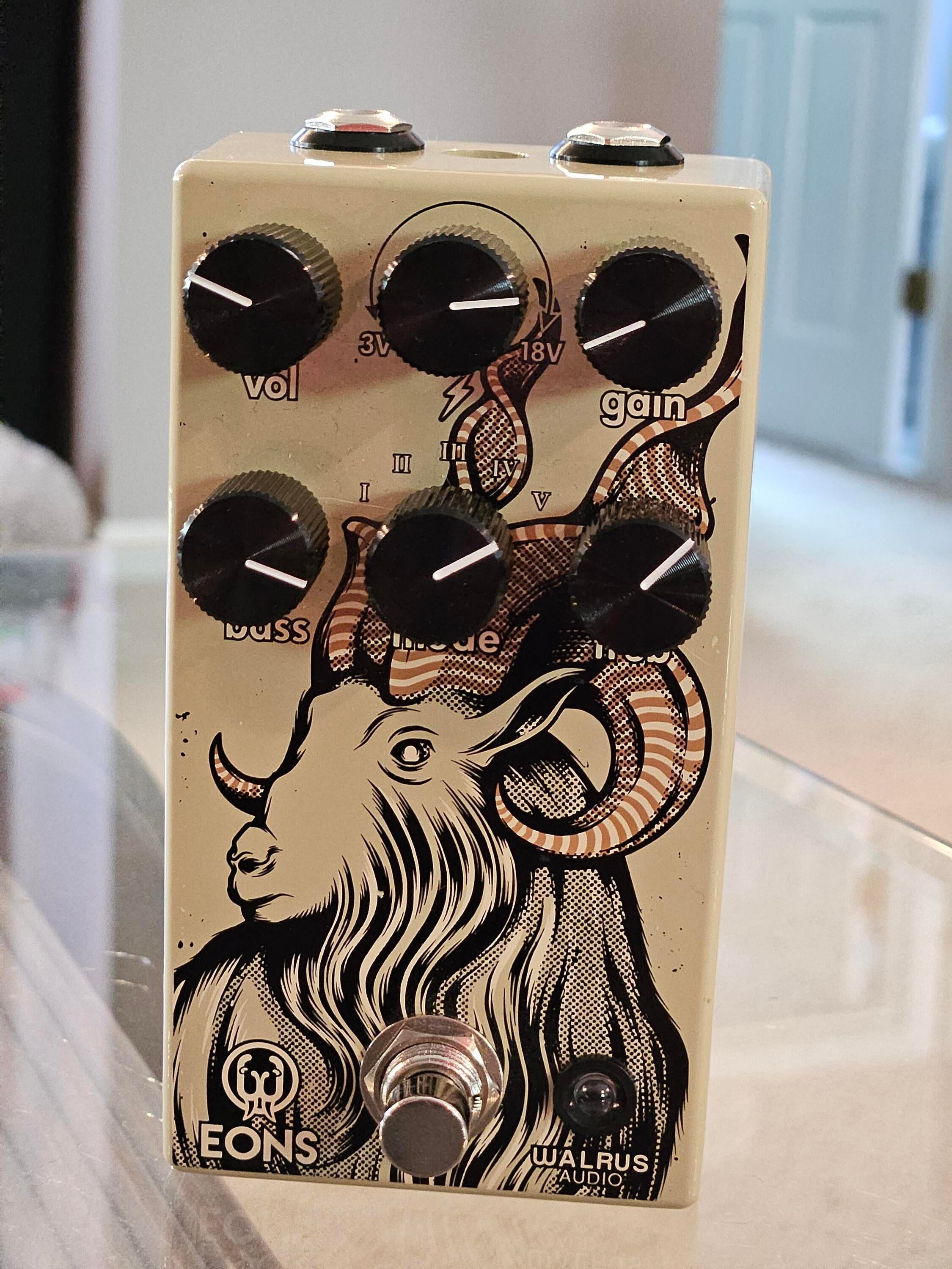 WALRUS AUDIO EONS 5 STATE FUZZ(今年中値下げ) Walrus Audio Eons 5-state Fuzz Pedal | Sweetwater