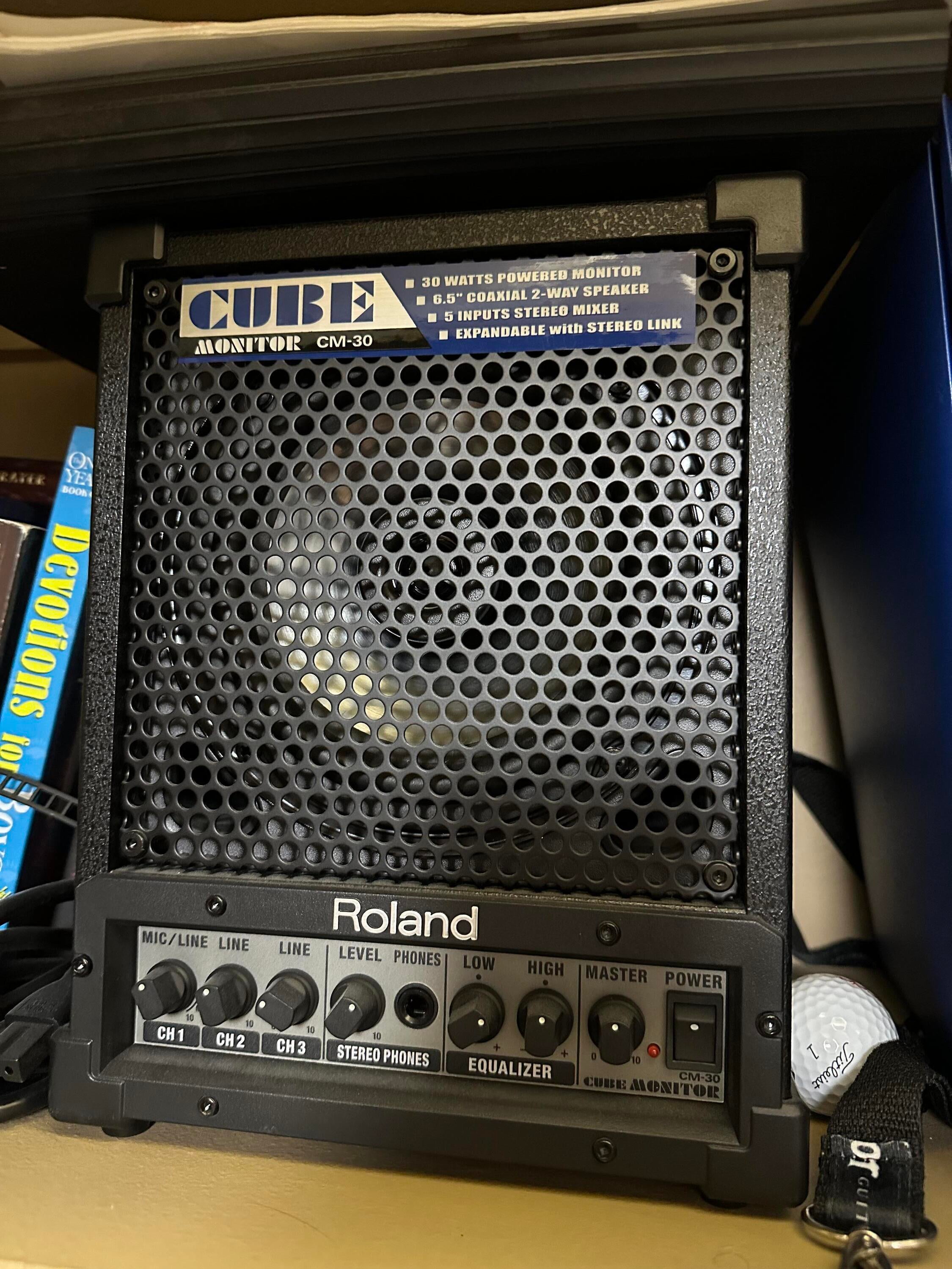 Used Roland CM-30 CUBE 30W 6.5 inch 2-way - Sweetwater's Gear Exchange