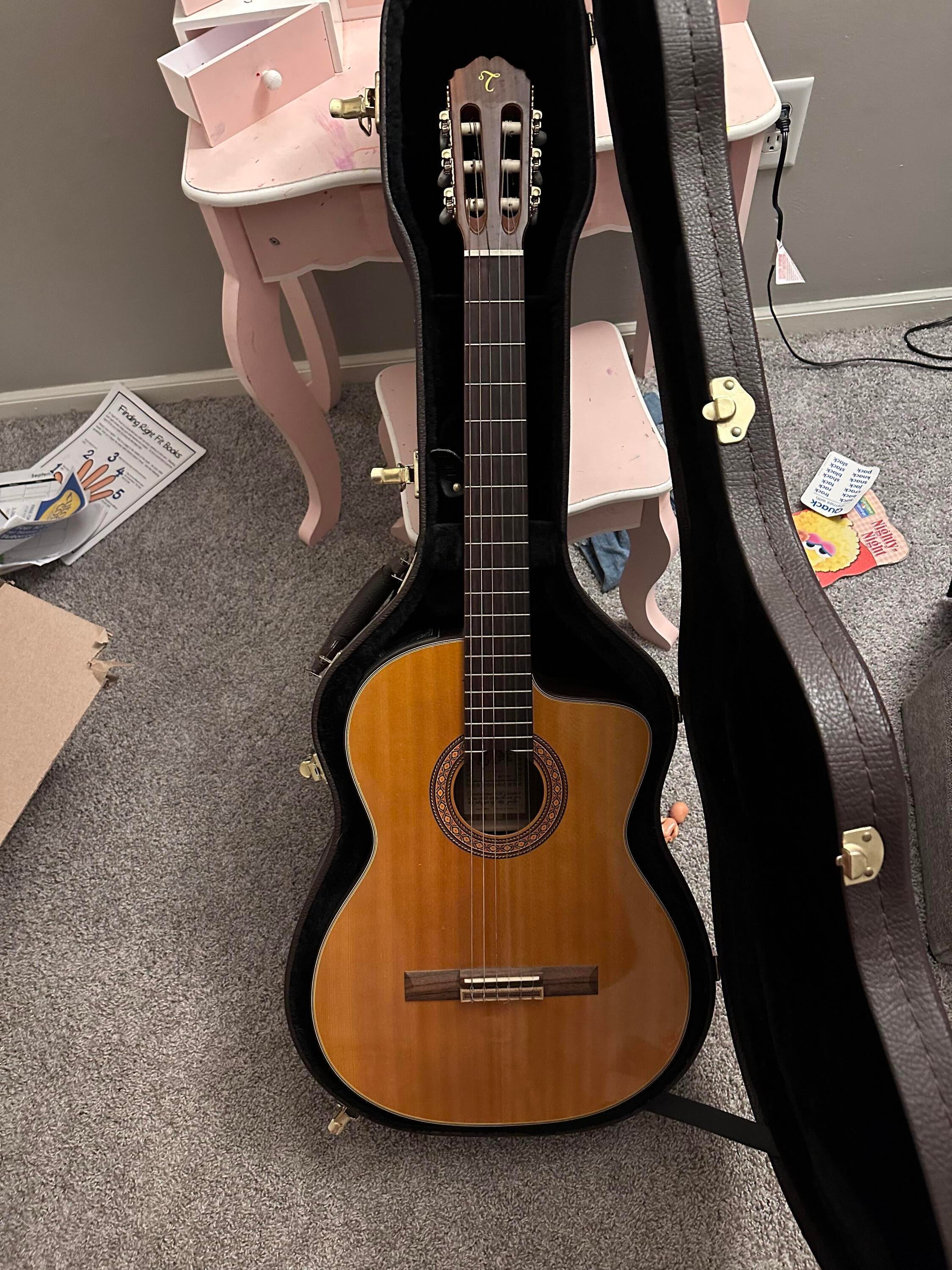 Takamine ec132c store price