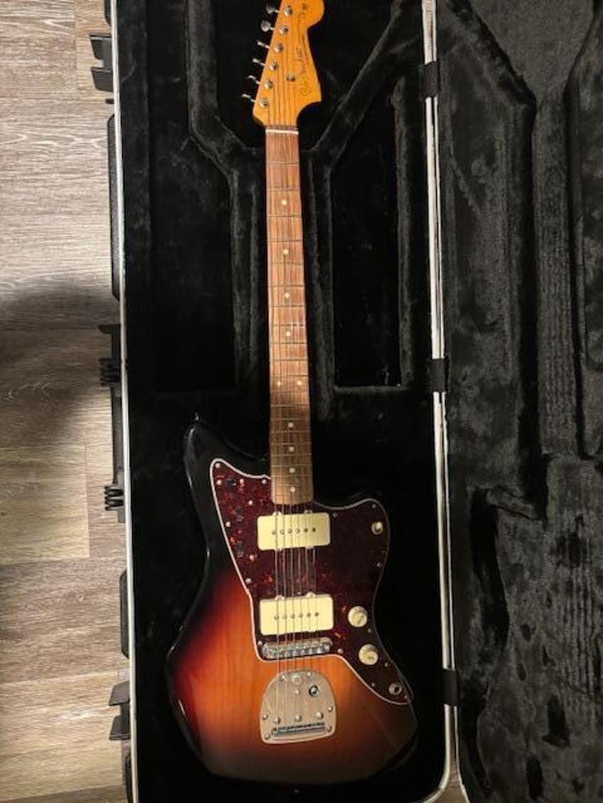 Classic Player Jazzmaster Special - 3-Color Sunburst w/ Pau Ferro Fingerboard