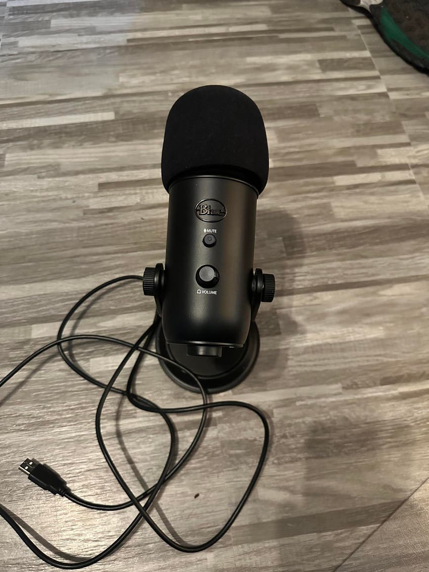 Used Blue Microphones Yeti Multipattern USB Condenser Microphone