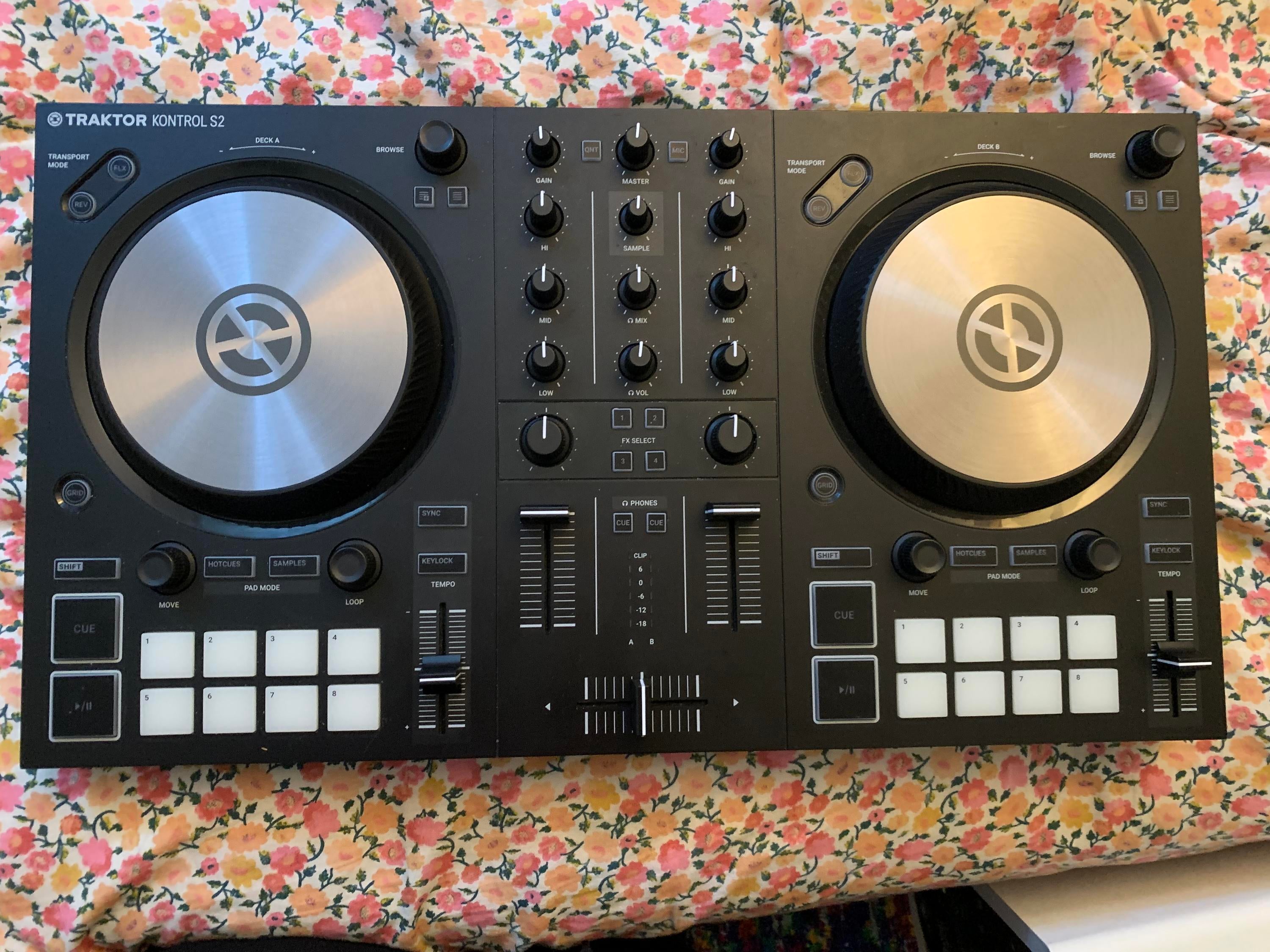 Used Native Instruments Traktor Kontrol S2 MK3 2-channel DJ Controller