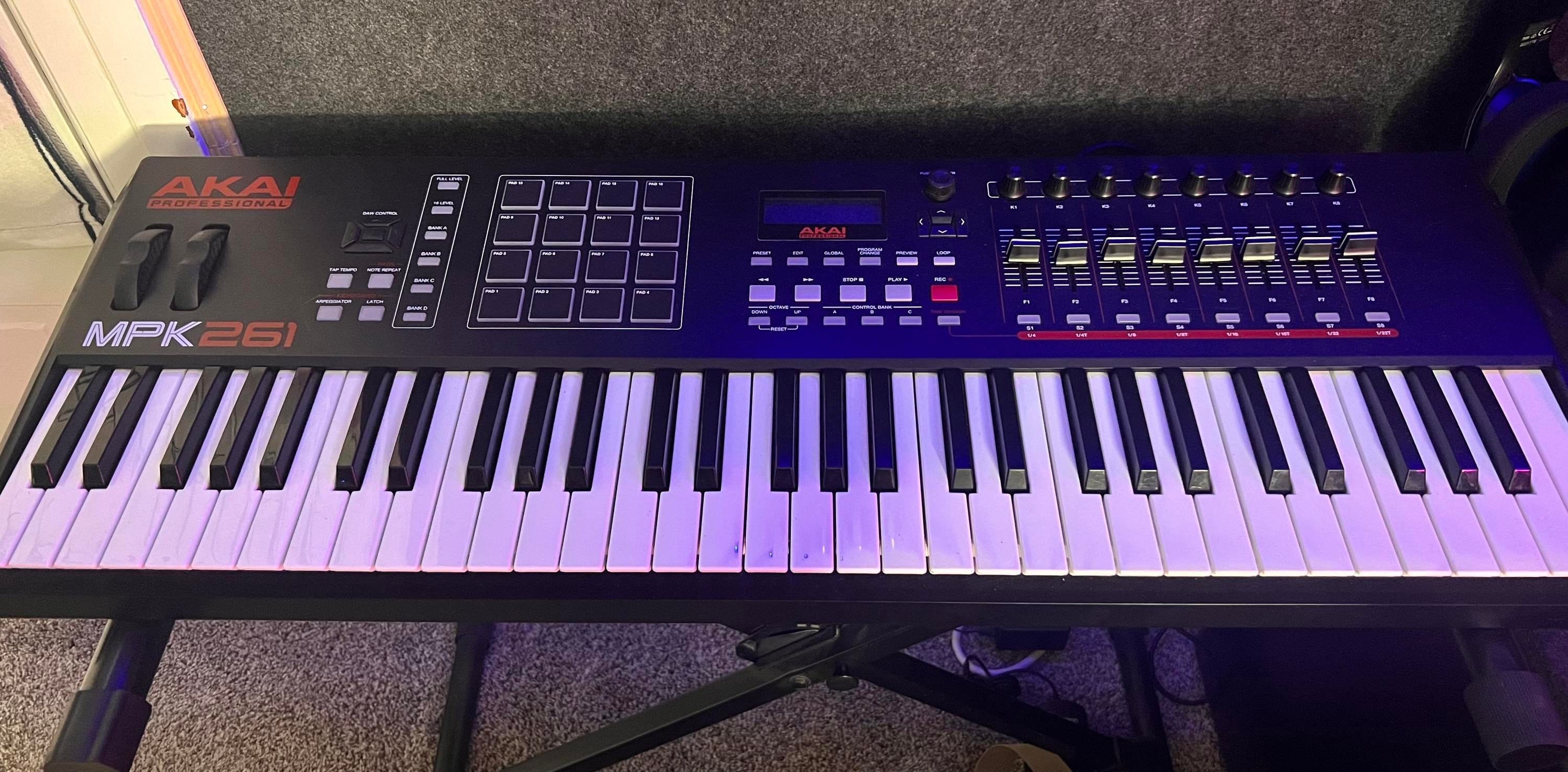 Used Akai Professional MPK261 61-key - Sweetwater's Gear Exchange