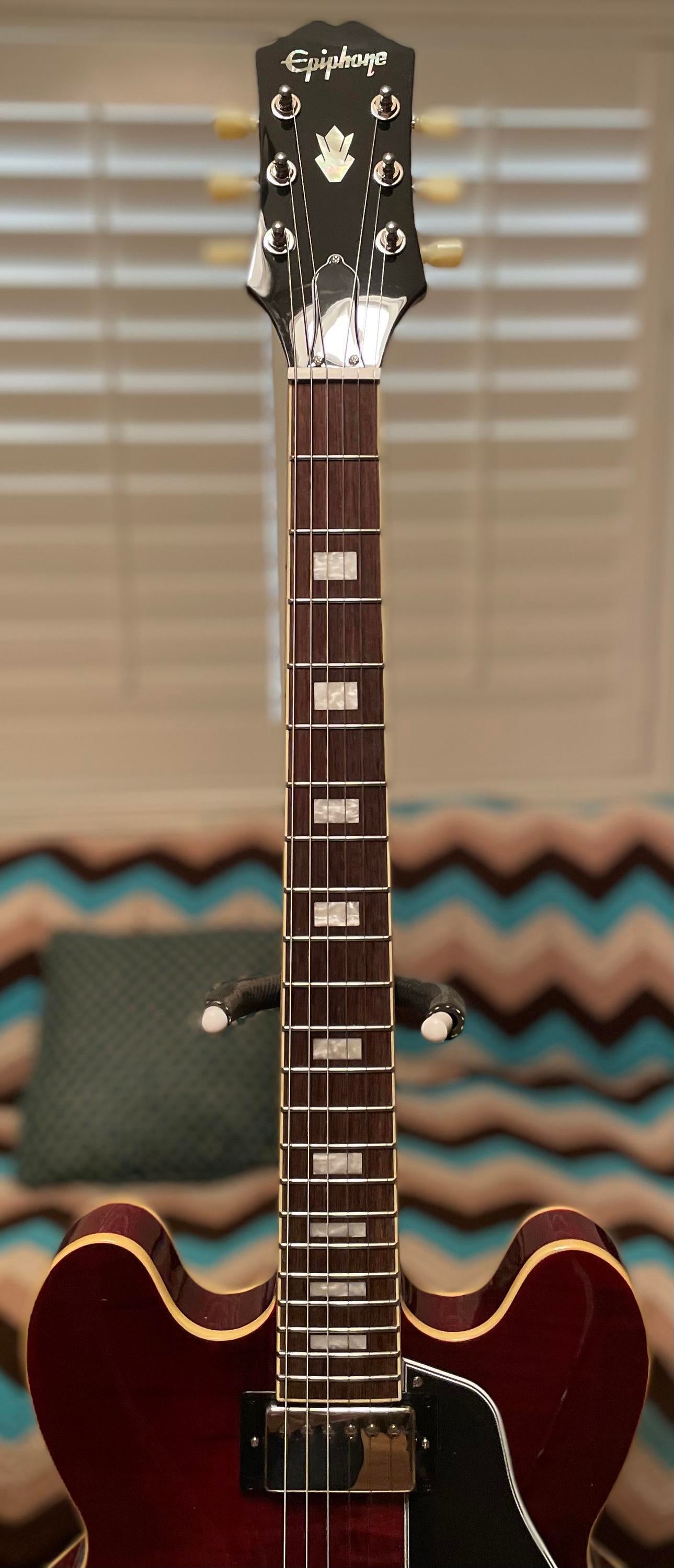 Epiphone ES-335 Wine Red　ほぼ未使用 Epiphone ES-335 Wine Red ほぼ未使用 Epiphone ES-335 Traditional