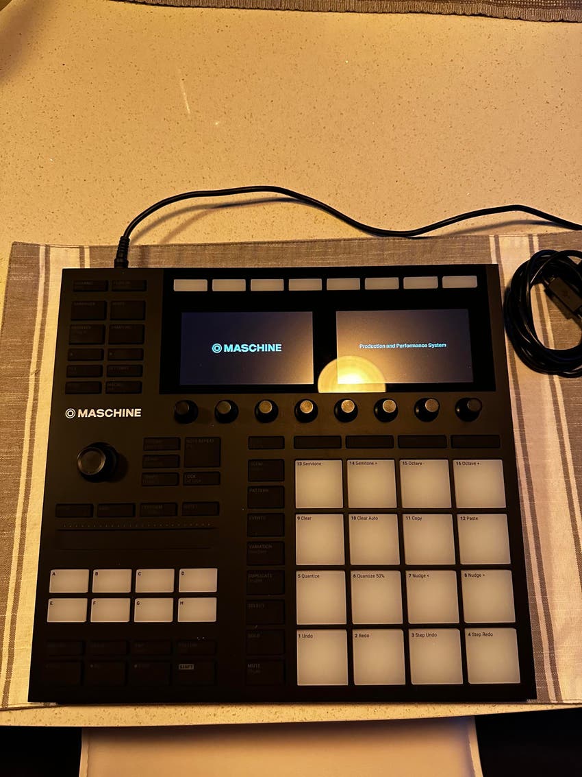 Used Native Instruments Maschine MK3 Production and Performance System