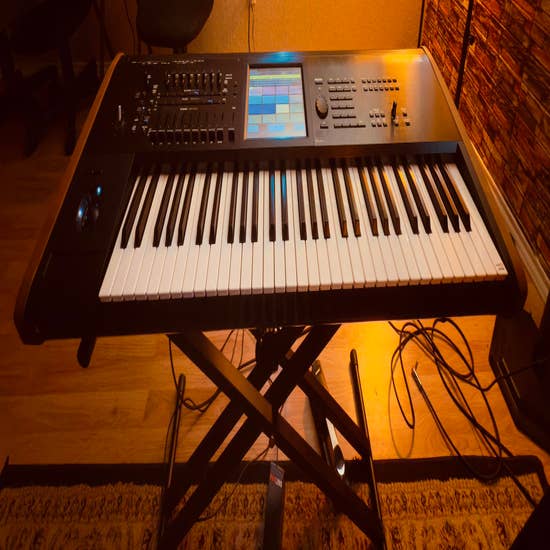 Korg Kronos 2 61-key Music Workstation