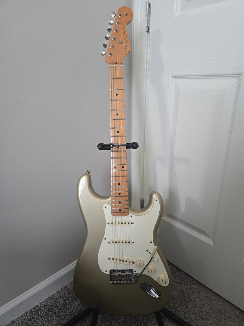Classic Player '50s Stratocaster - Shoreline Gold w/ Maple Fingerboard