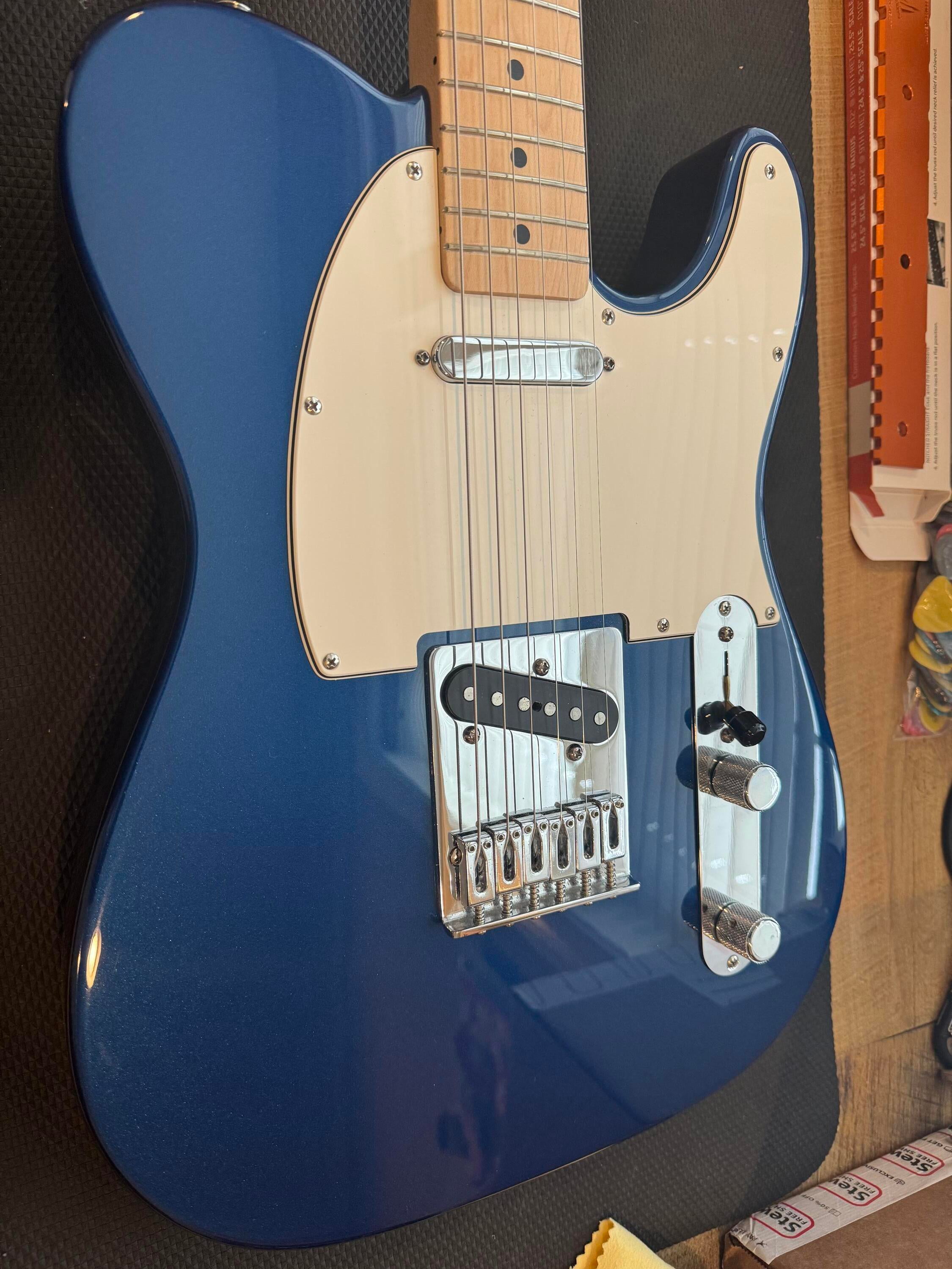 Used Fender Standard Telecaster 2006 - 2008 - Electron Blue