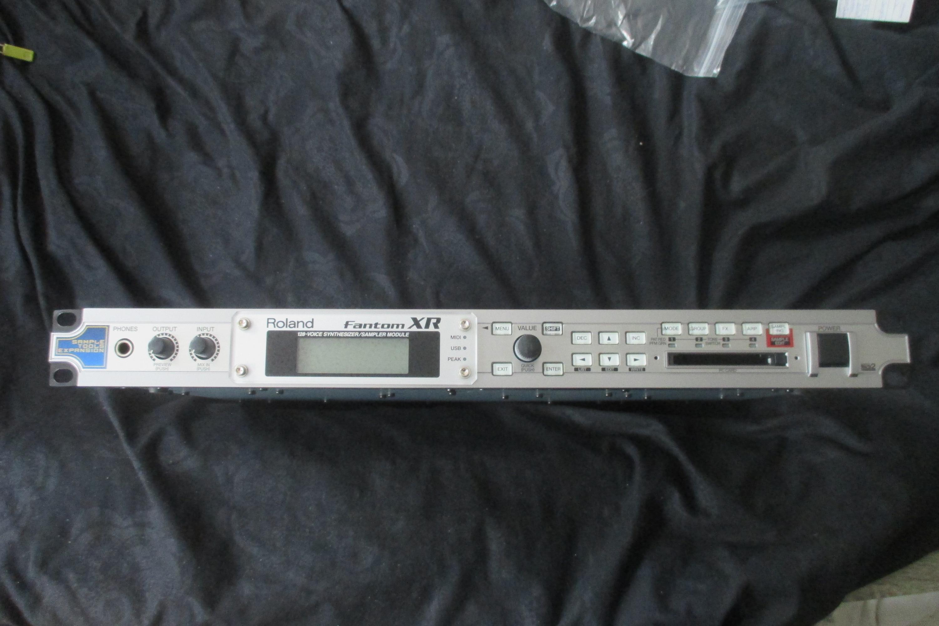 Used Roland FANTOM XR RACK BARELY - Sweetwater's Gear Exchange