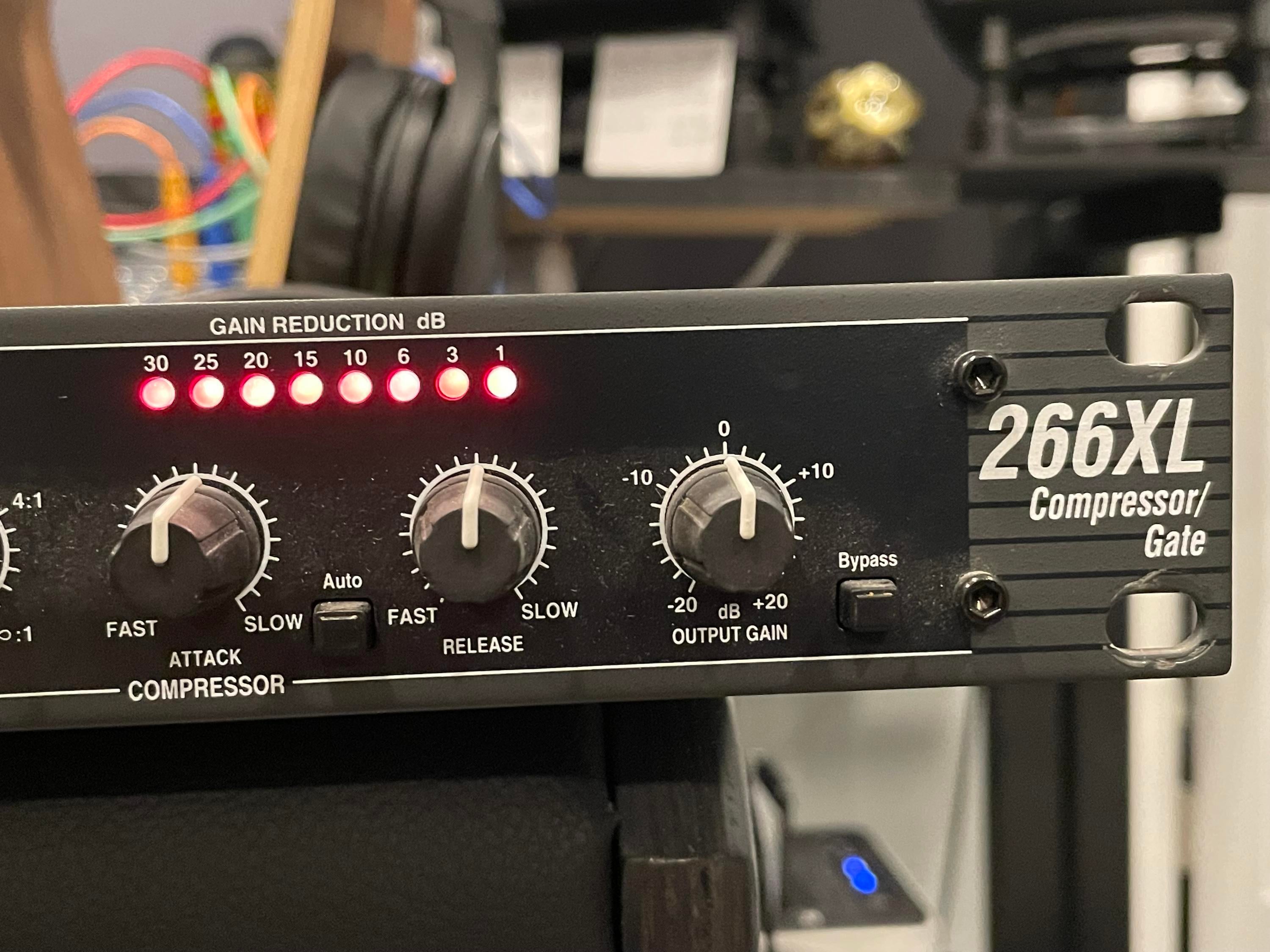 dbx 266XL コンプレッサー　2台セット dbx 266XL コンプレッサー 2台セット dbx 266XL コンプレッサー