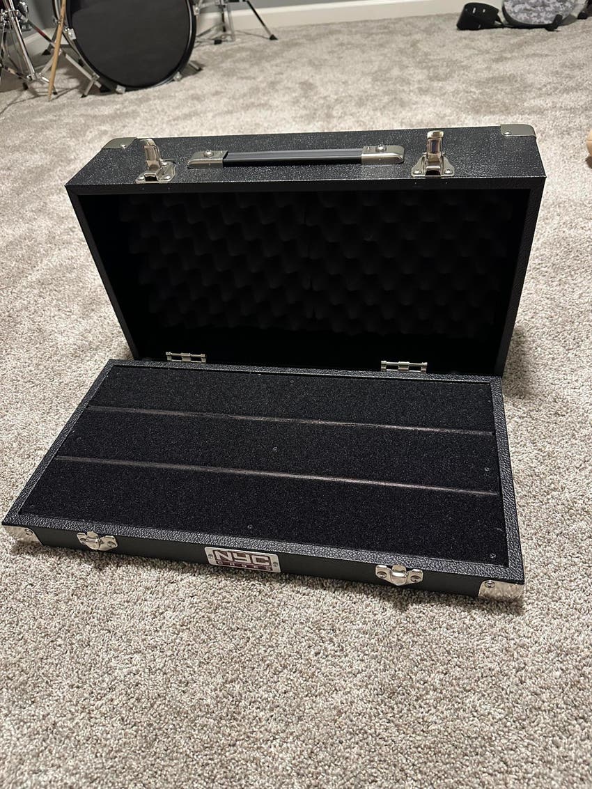 Used NYC Pedalboards NYC Pedalboard Flatline Sweetwater's Gear Exchange