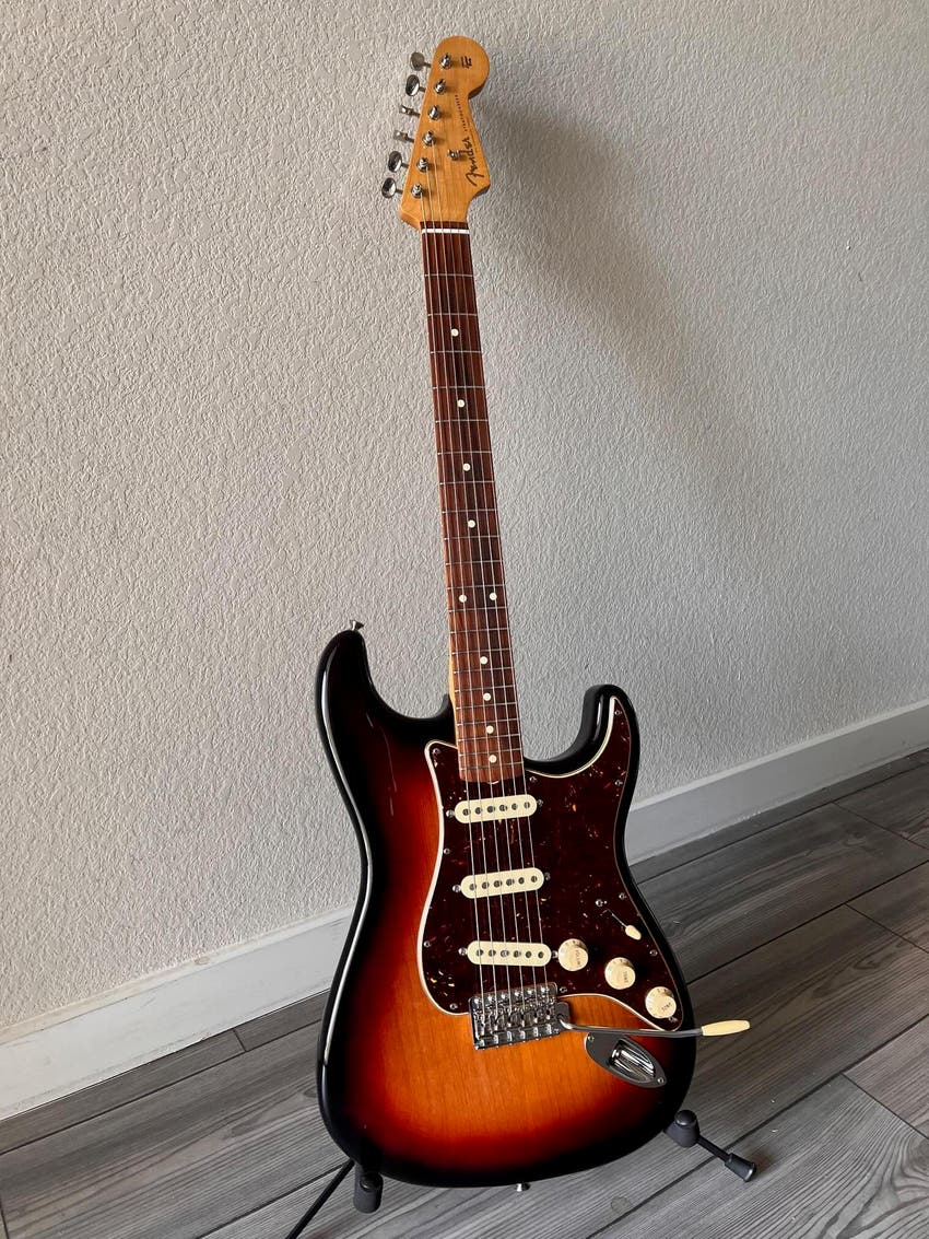 2019 Vintera '60s Stratocaster - 3-color Sunburst