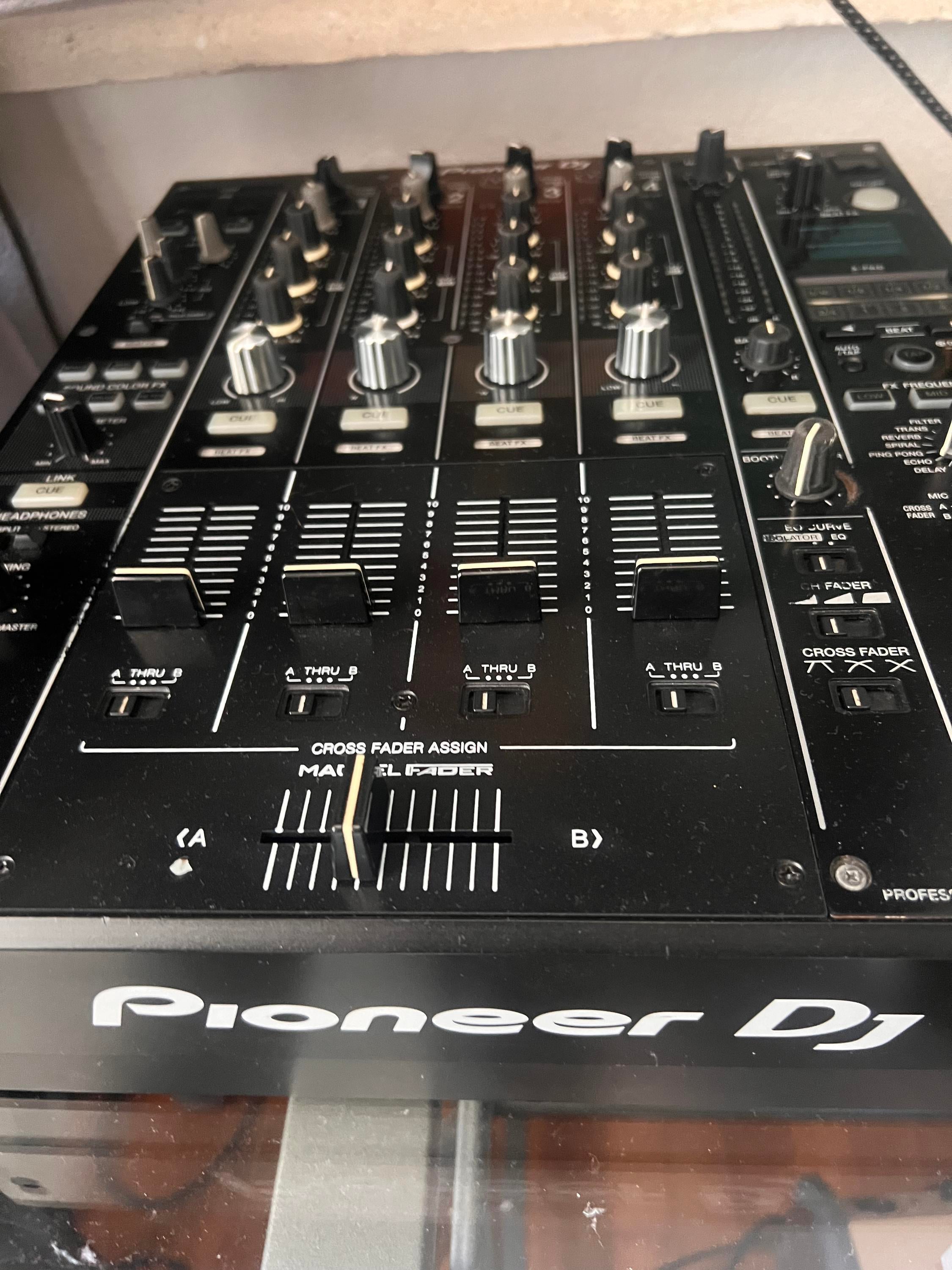 Pioneer DJ DJM-900NXS2 DJミキサー 4チャンネル DJM-900NXS2 (archived) 4-channel professional DJ mixer