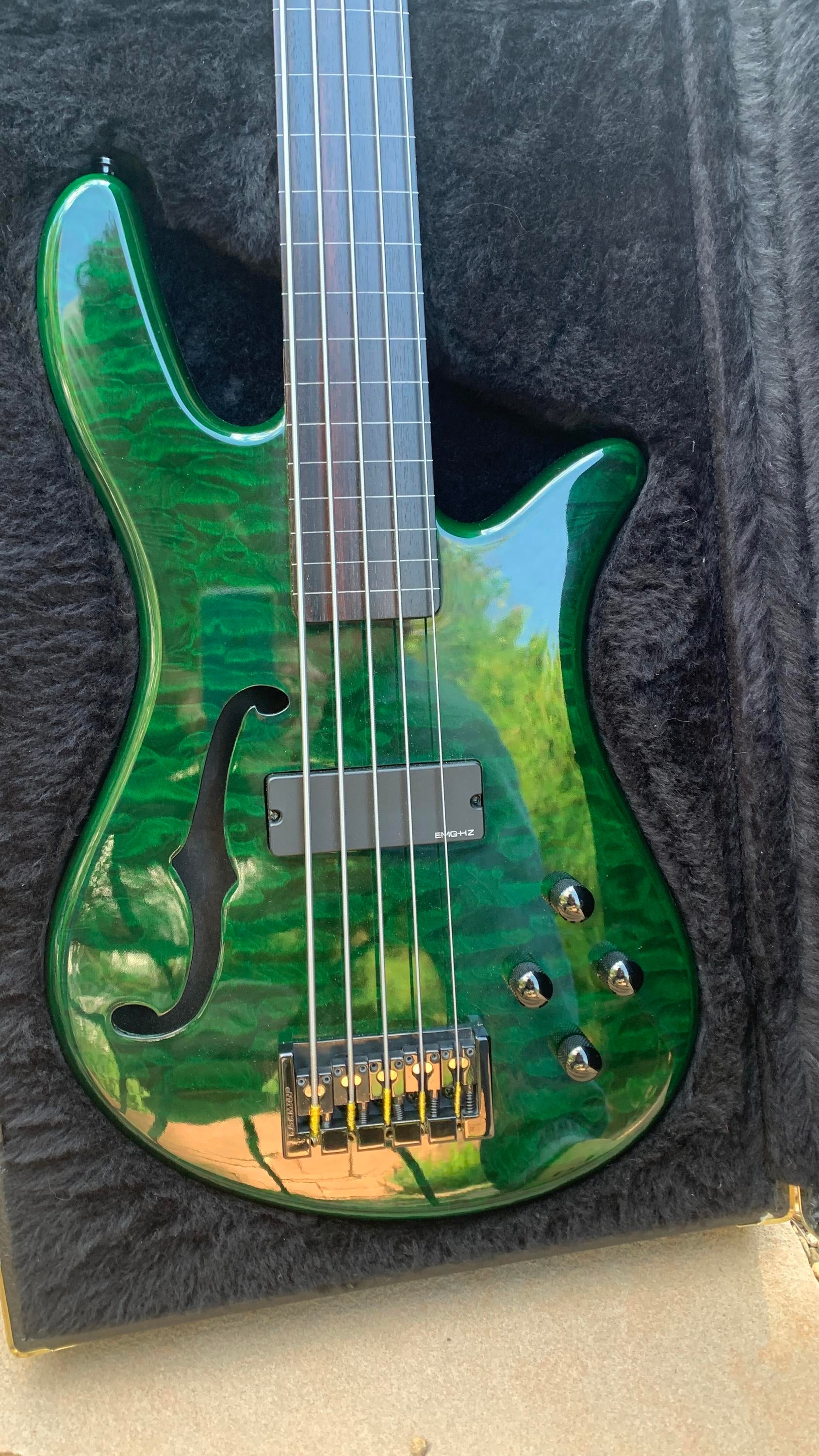Used Spector Spectorcor 5-string - Sweetwater's Gear Exchange