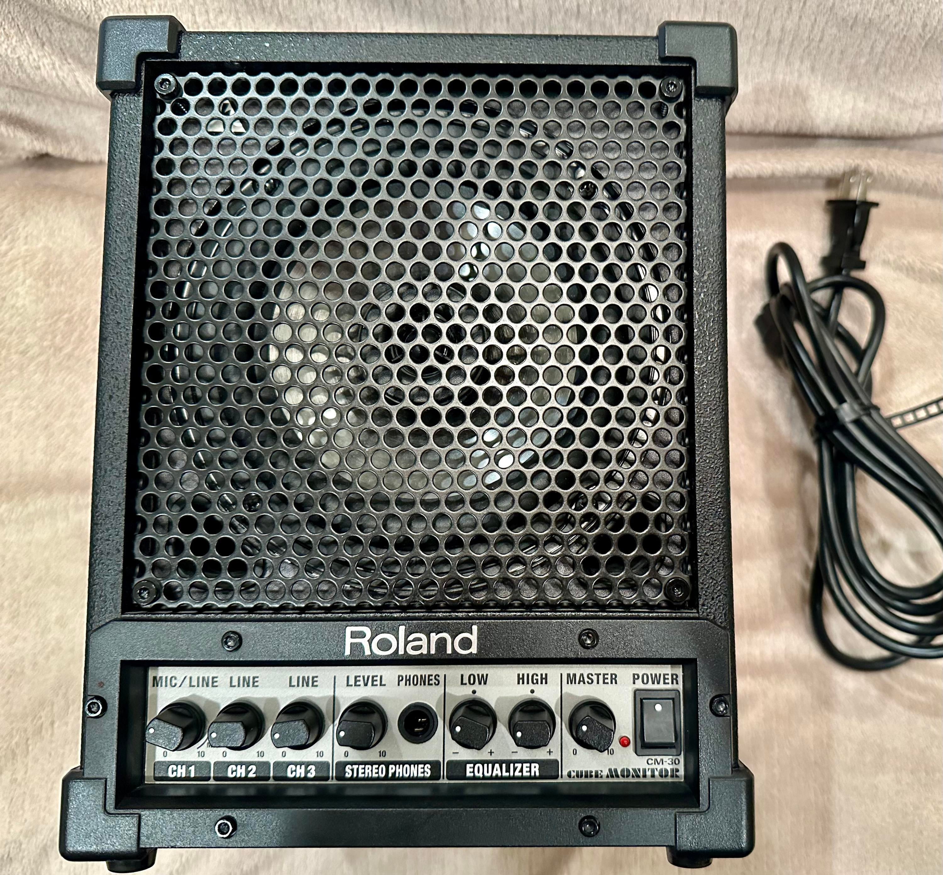 Used Roland CM-30 CUBE 30W 6.5 inch 2-way - Sweetwater's Gear Exchange