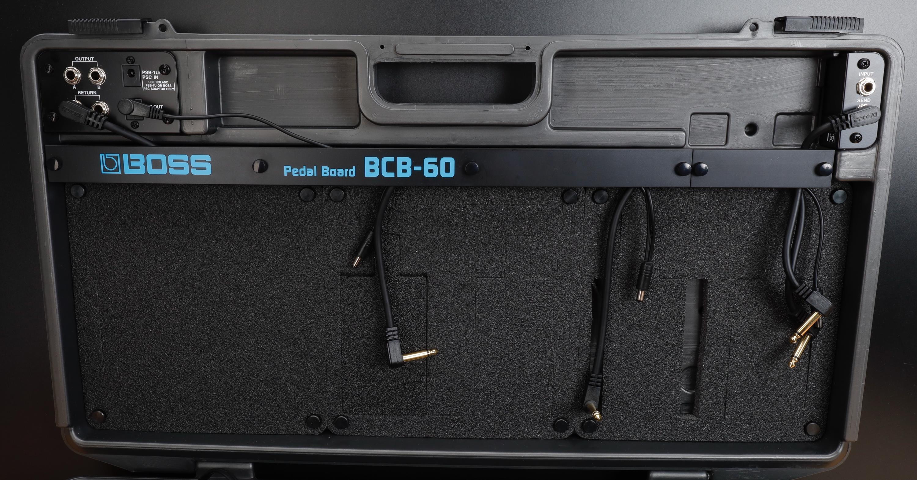 Used Boss BCB-60 Dlx Pedal Board/Case