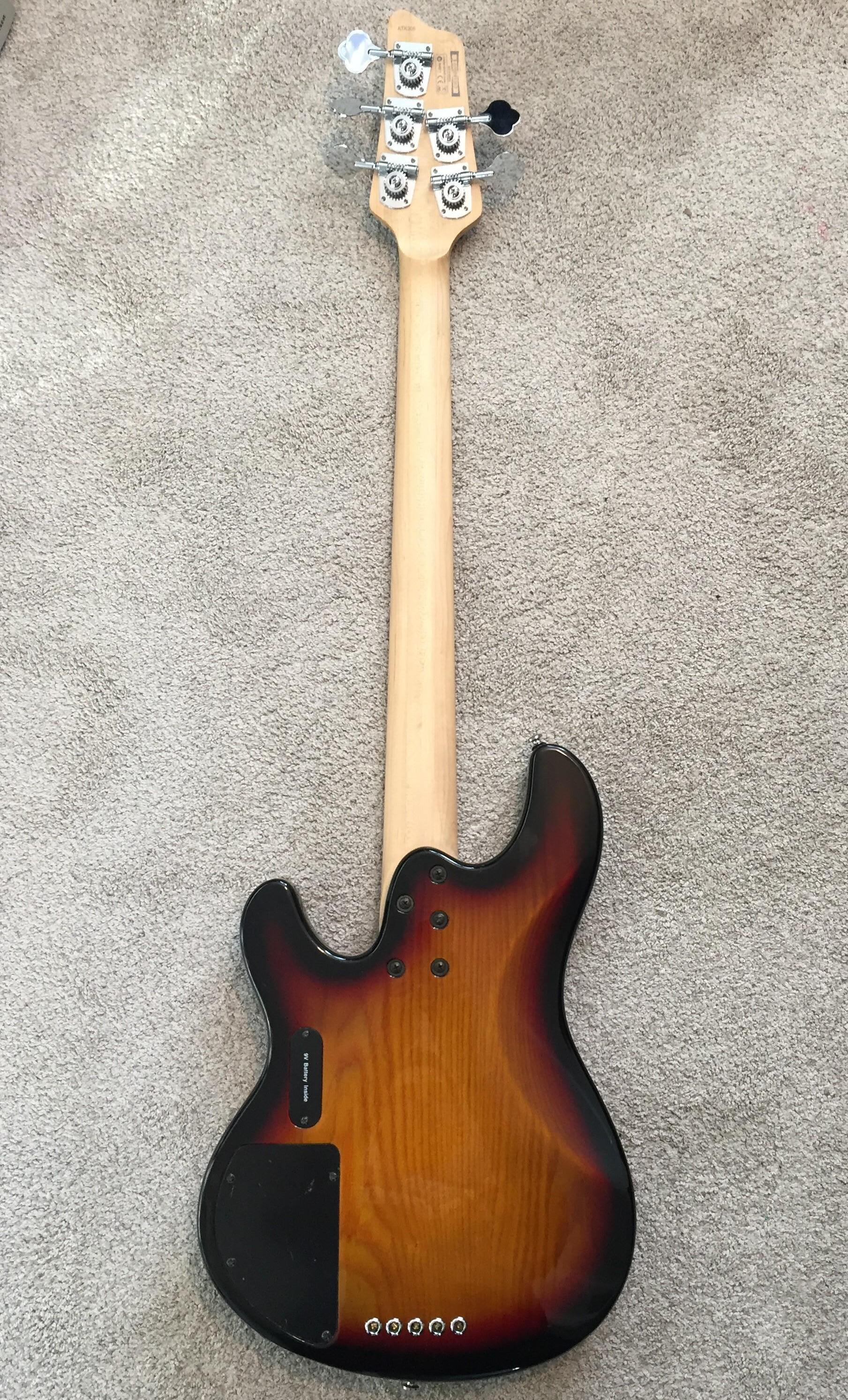 値段下げ中‼️Ibanez ATK305 5弦 Ibanez ATK305 5-String Bass Guitar Black Sparkle | Musician's Friend