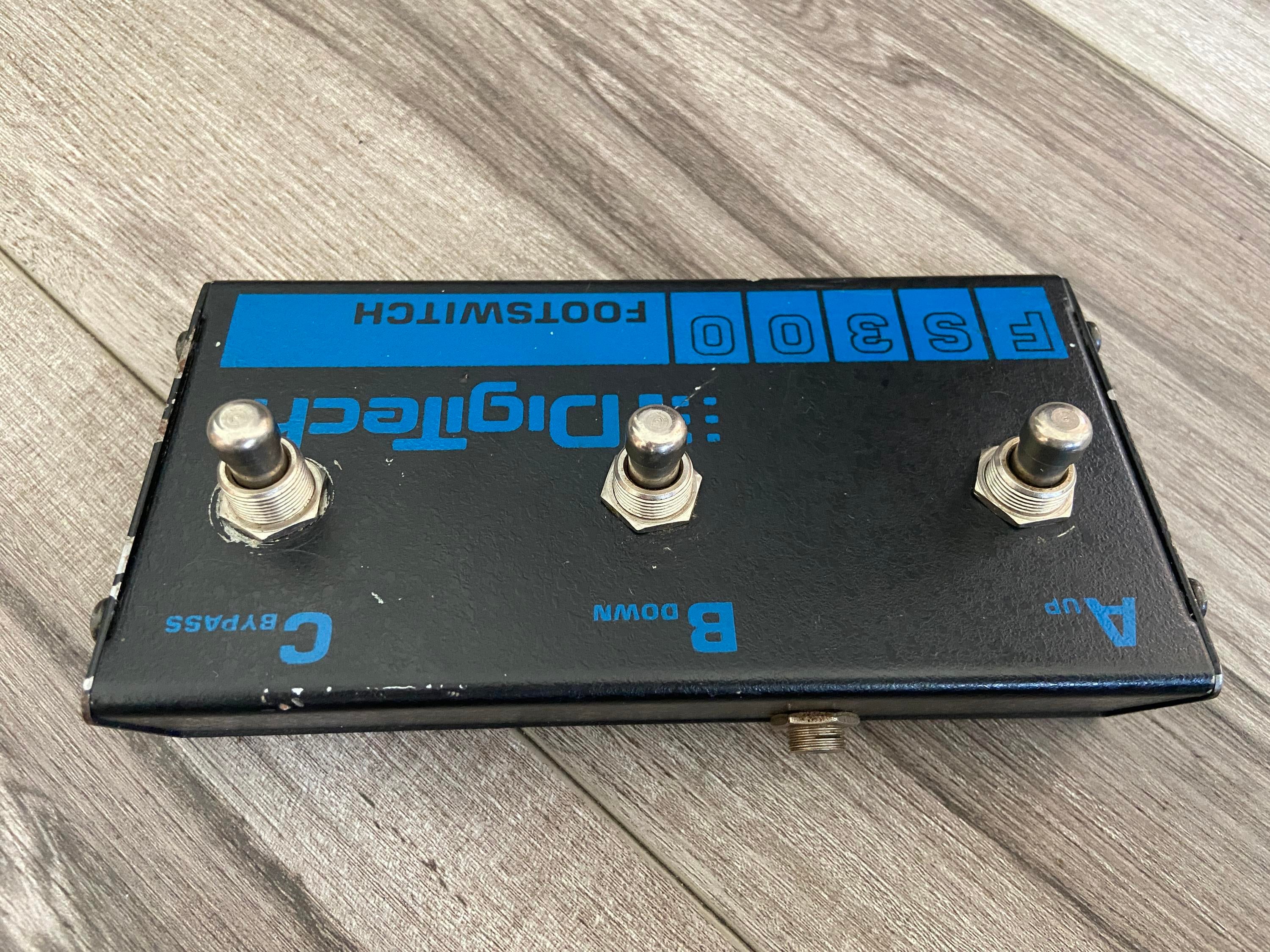 Used Digitech FS300 3 button - Sweetwater's Gear Exchange