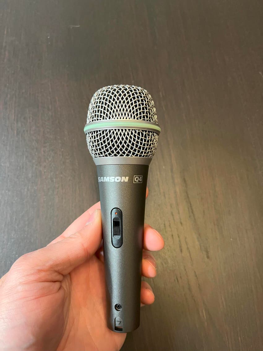 Used Samson Q4 Dynamic microphone with onoff switch Sweetwater Gear