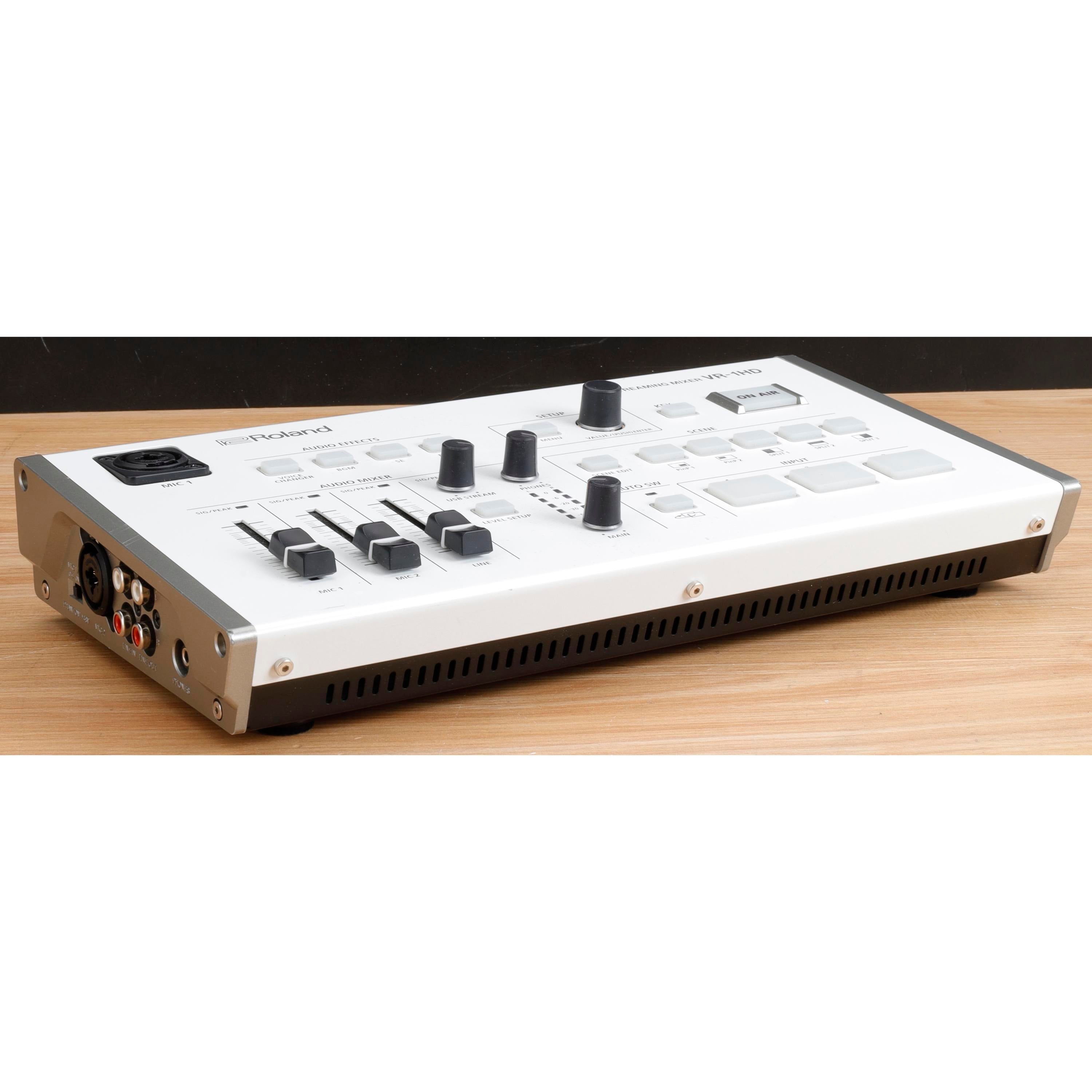 Used Roland VR-1HD AV Streaming Mixer - Sweetwater's Gear Exchange