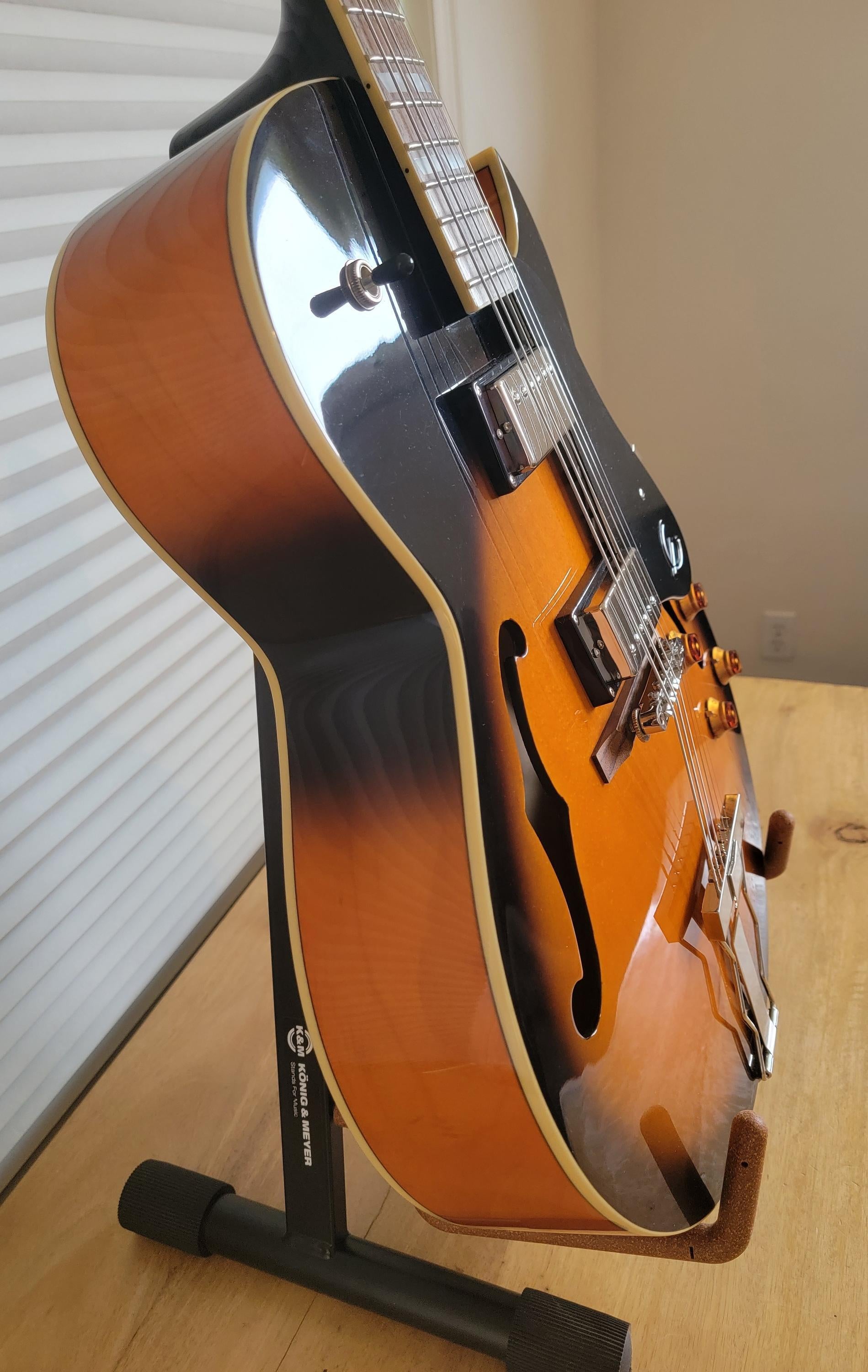 Used Epiphone es-175/vs 2009 - Sweetwater's Gear Exchange