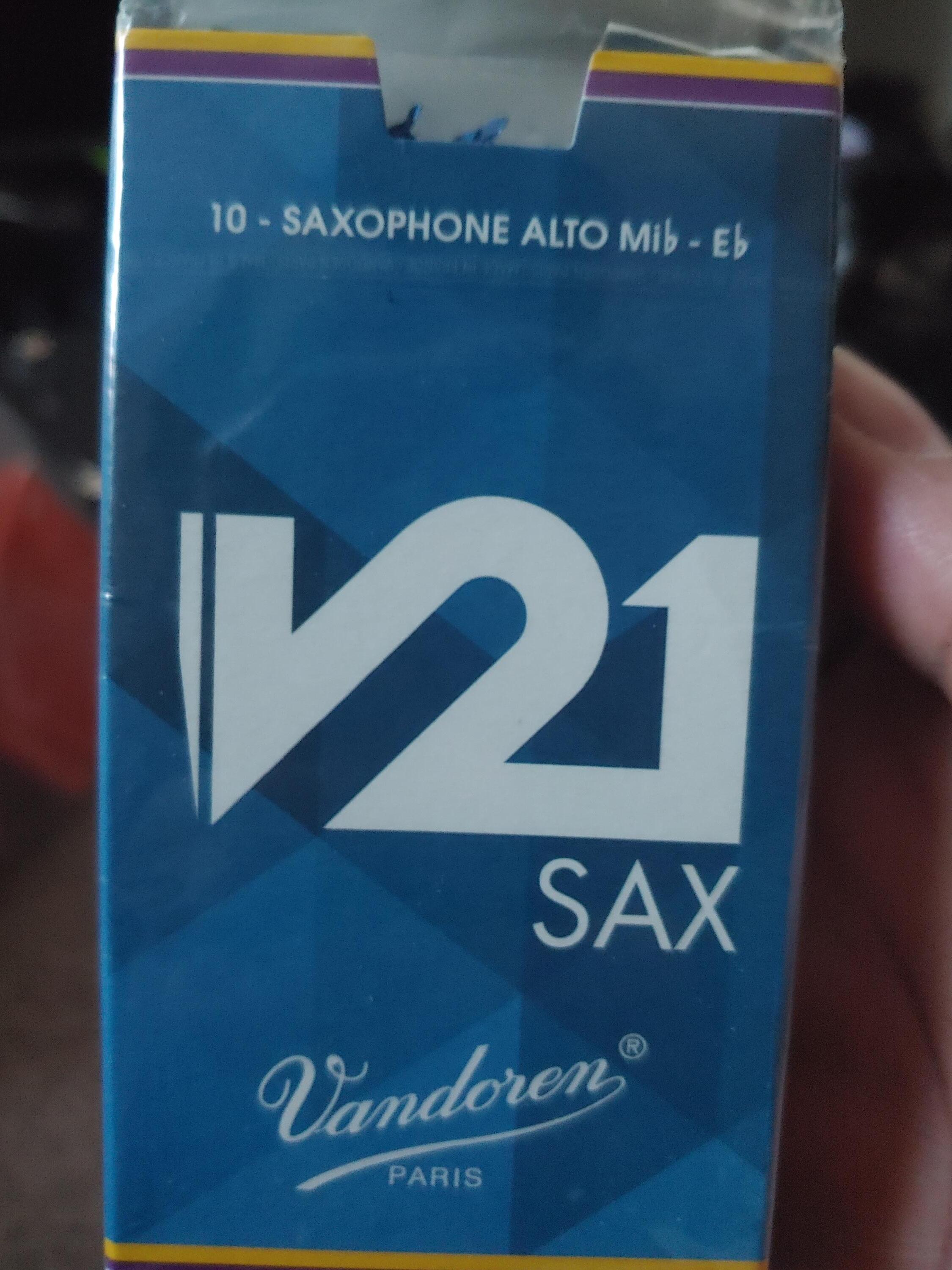 Vandoren v21 alto on sale sax reeds