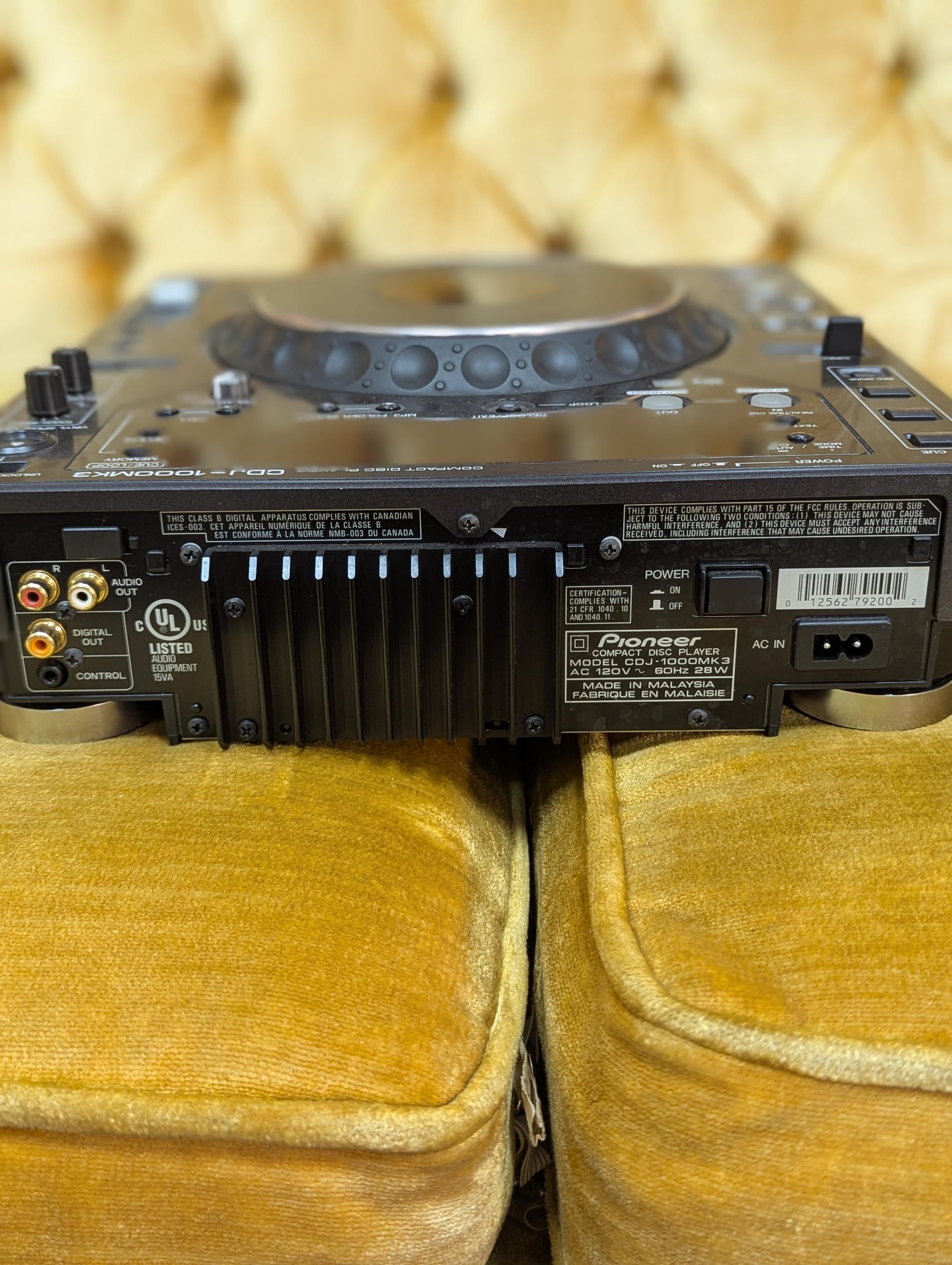 Used Pioneer CDJ 1000 MK3 2006 - - Sweetwater's Gear Exchange