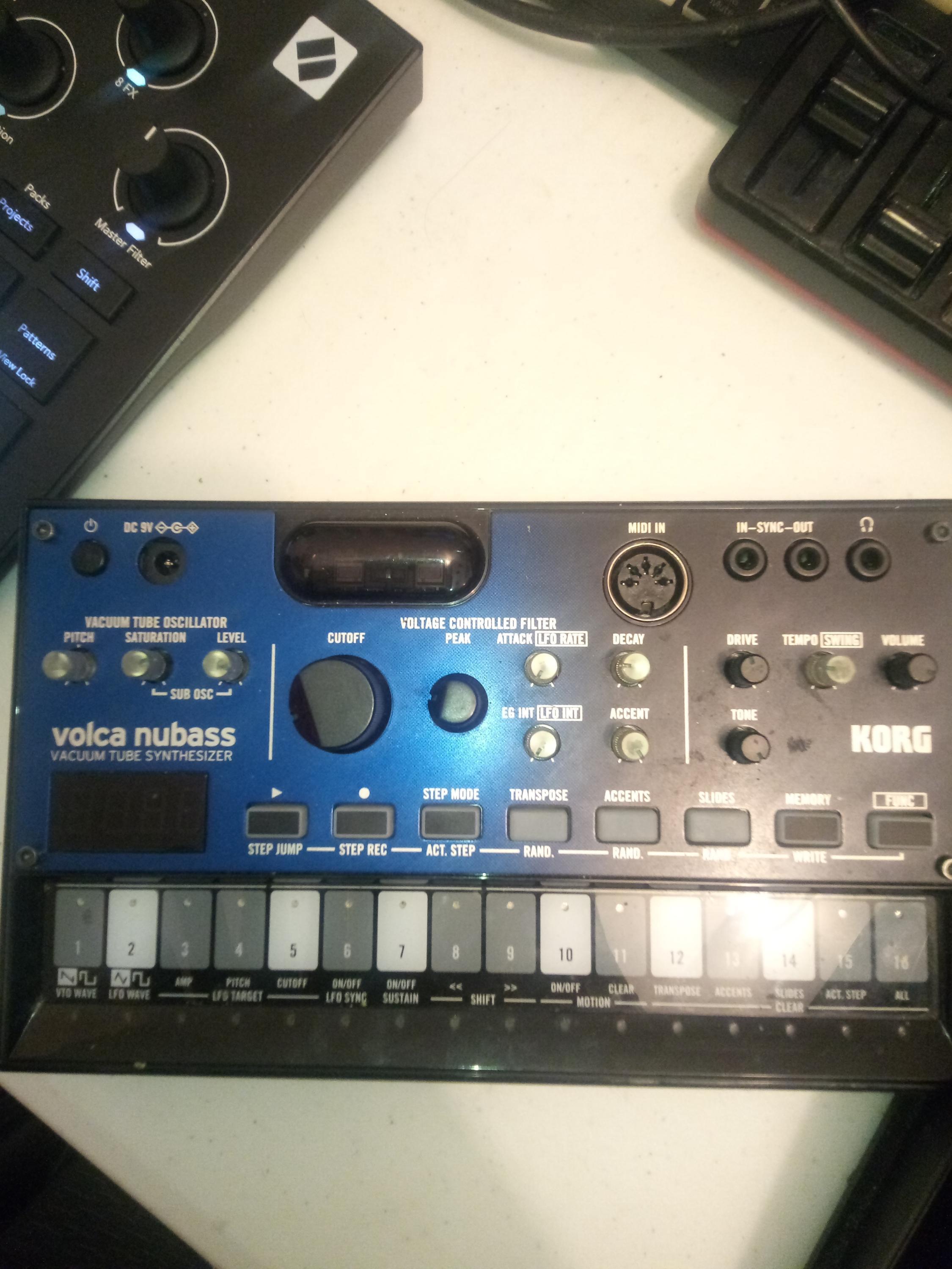 Used Korg Volca NuBass Vacuum Tube Bass - Sweetwater's Gear Exchange