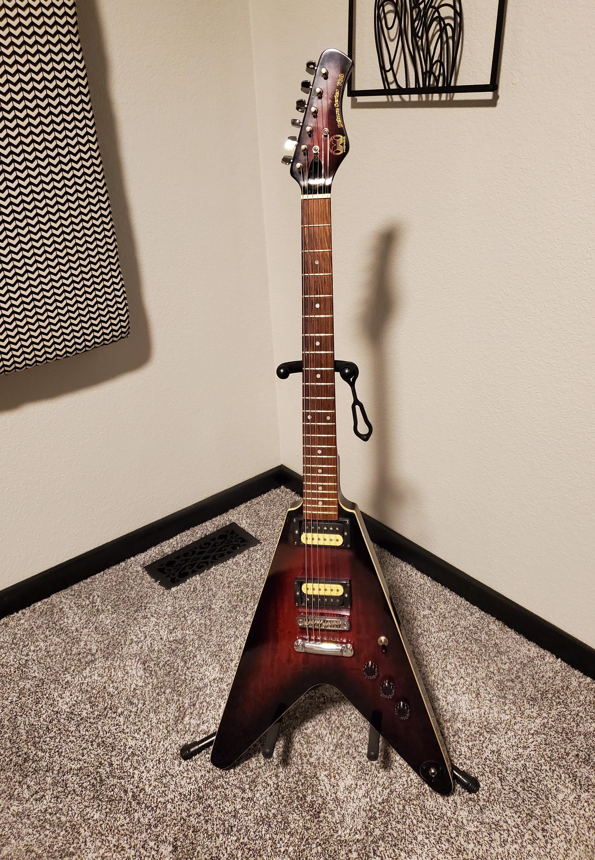 （セール）開催中 人気ブランドも続々プライス Used Hondo Deluxe Series 768 - Sweetwater's Gear Exchange ギター
