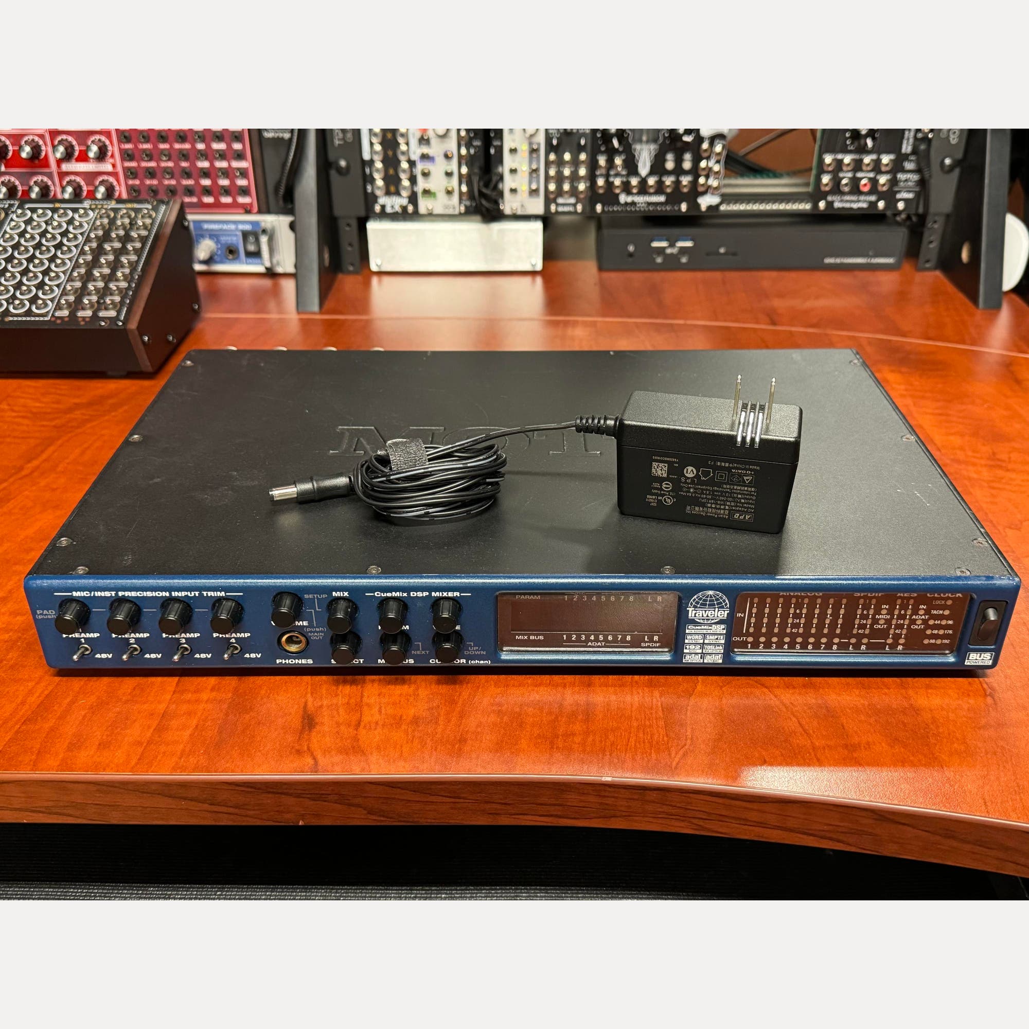 Used MOTU Traveler Mk1 Firewire Interface - - Sweetwater's Gear Exchange