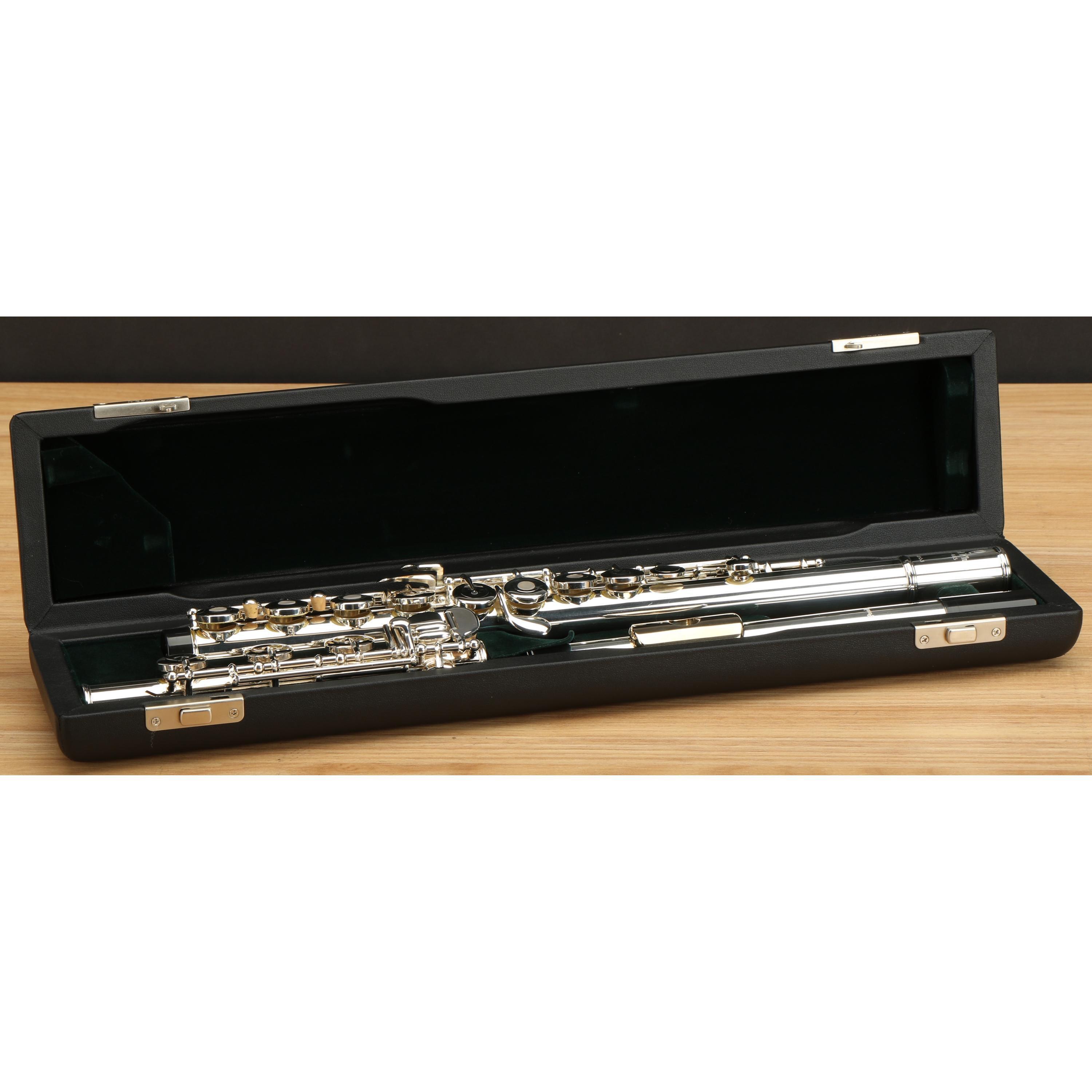 Used Pearl Student PF-665 Concert Flute