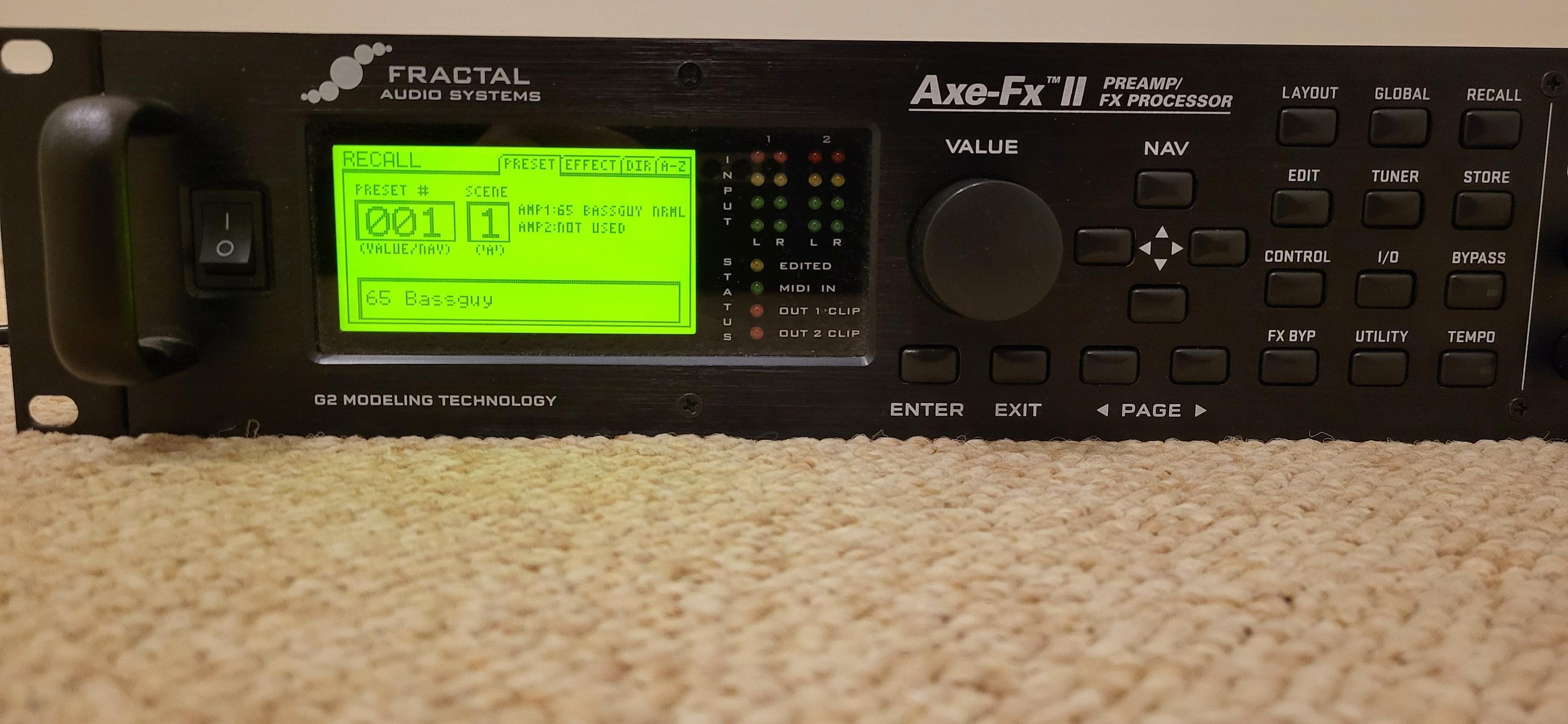 【有料IRデータ付属】Fractal Audio Systems Axe-fxⅡ Fractal Audio Axe FX II Mark II Effect Rack Used from JAPAN