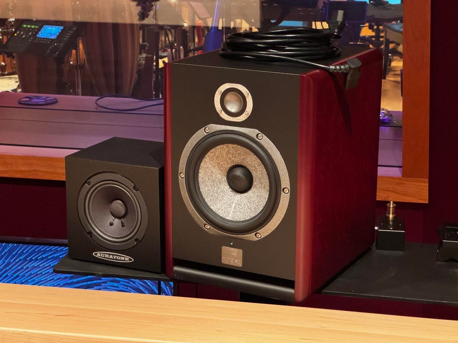 PIONEER DJ VM-80 240w 8” Active Studio Monitor Speaker Pair