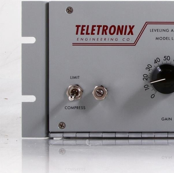 Universal Audio Teletronix LA-2A Classic Leveling Amplifier Universal Audio Teletronix LA-2A Classic Leveling Amplifier